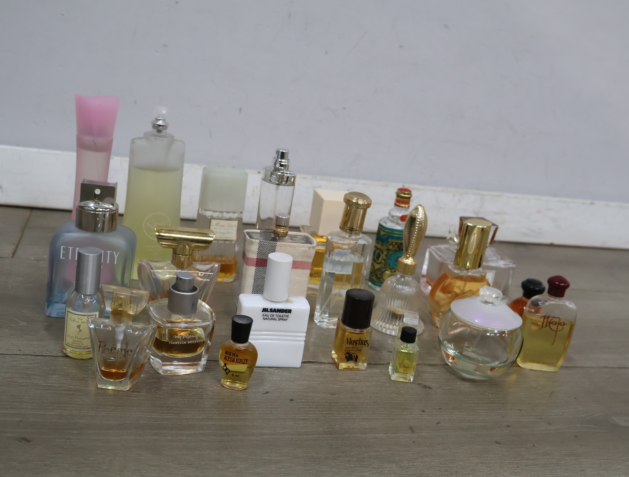 Diverse parfumflesjes – foto 9 – kavel bij GSD Auctions, Zoeterwoude