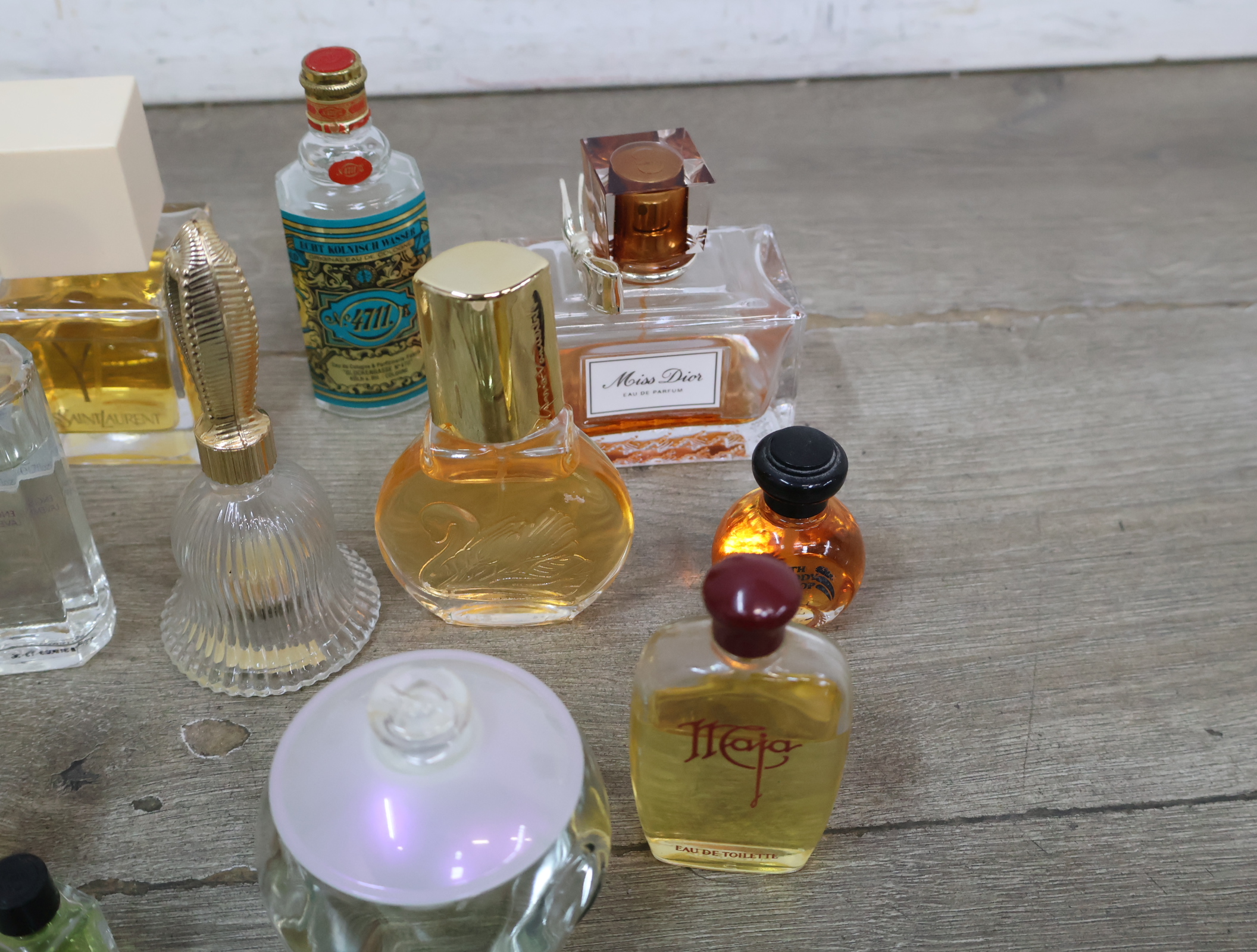 Diverse parfumflesjes – foto 12 – kavel bij GSD Auctions, Zoeterwoude