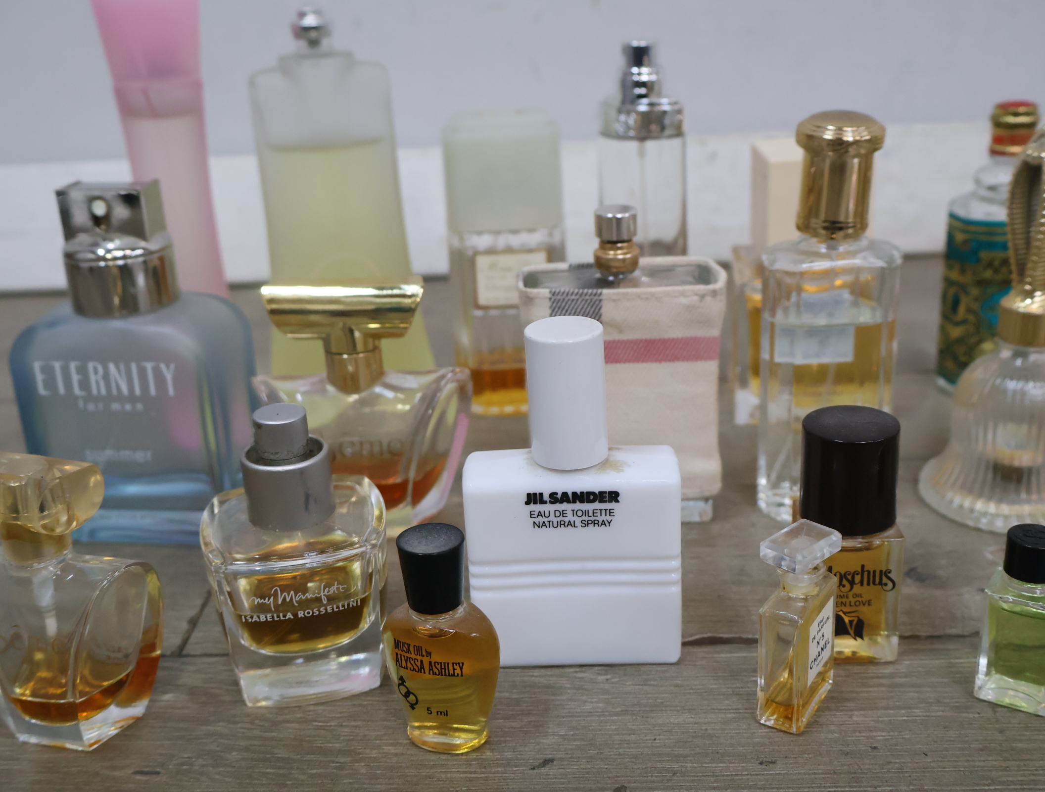 Diverse parfumflesjes – foto 14 – kavel bij GSD Auctions, Zoeterwoude