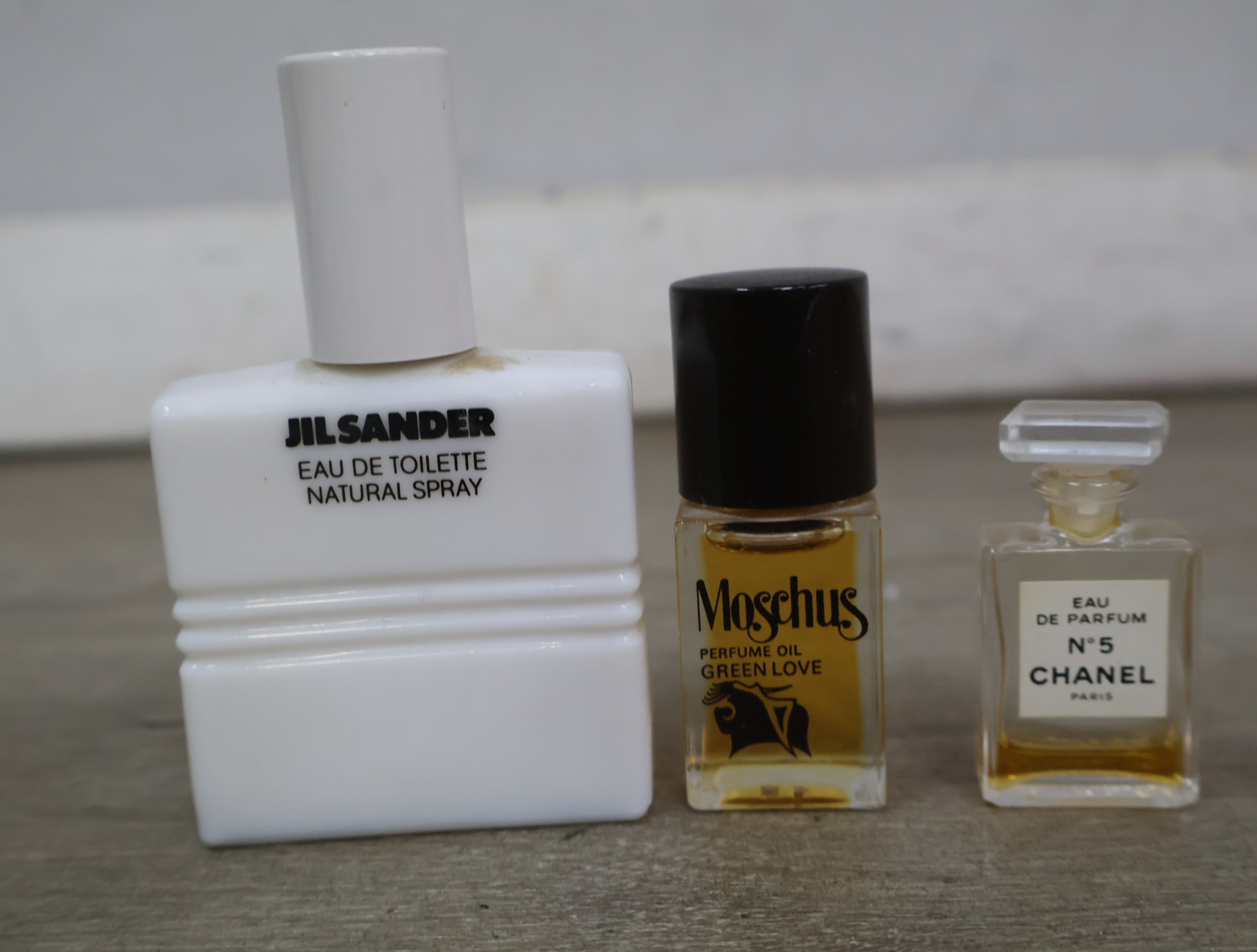Diverse parfumflesjes – foto 16 – kavel bij GSD Auctions, Zoeterwoude