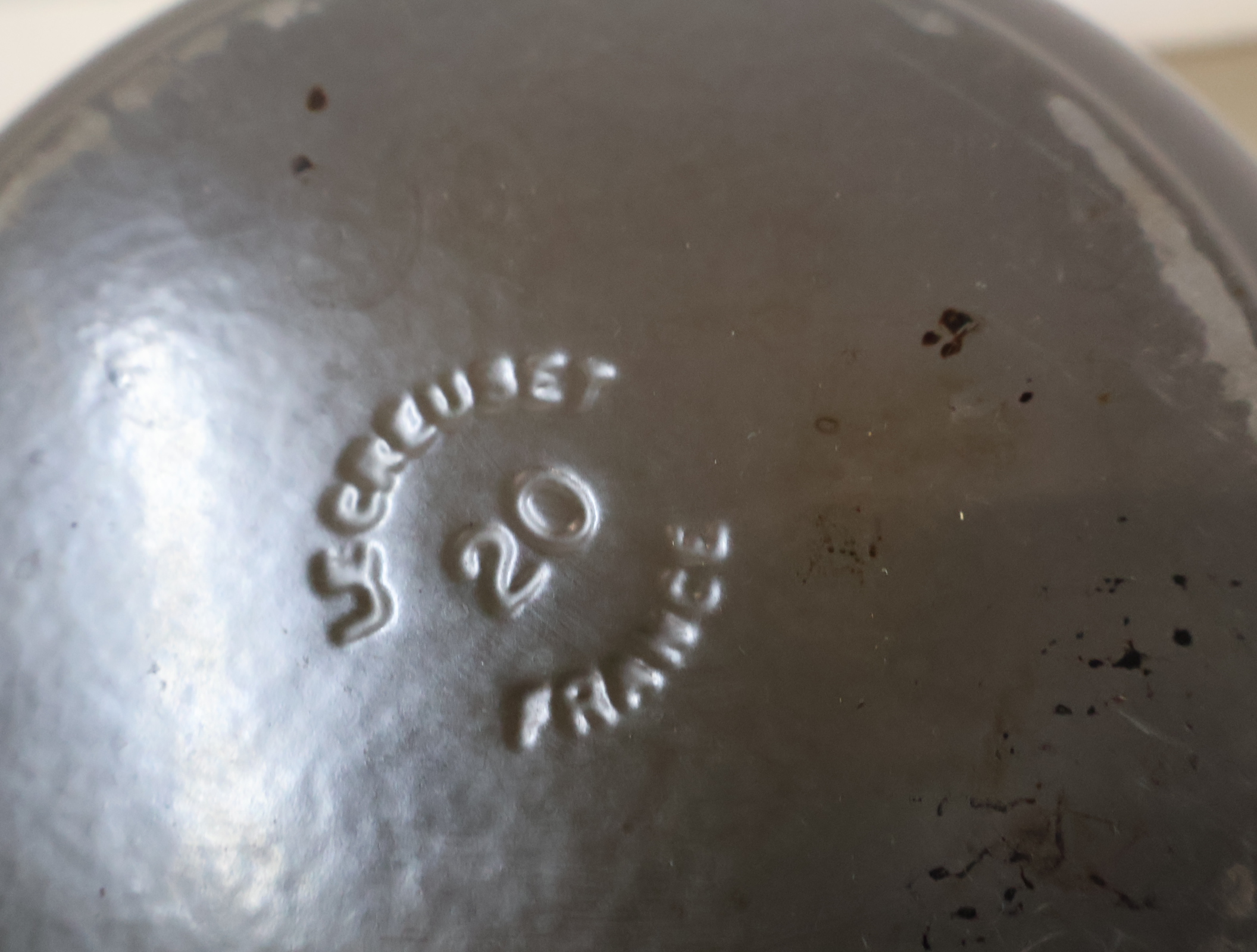 Le Creuset gietijzeren braadpan grijs – foto 11 – kavel bij GSD Auctions, Zoeterwoude