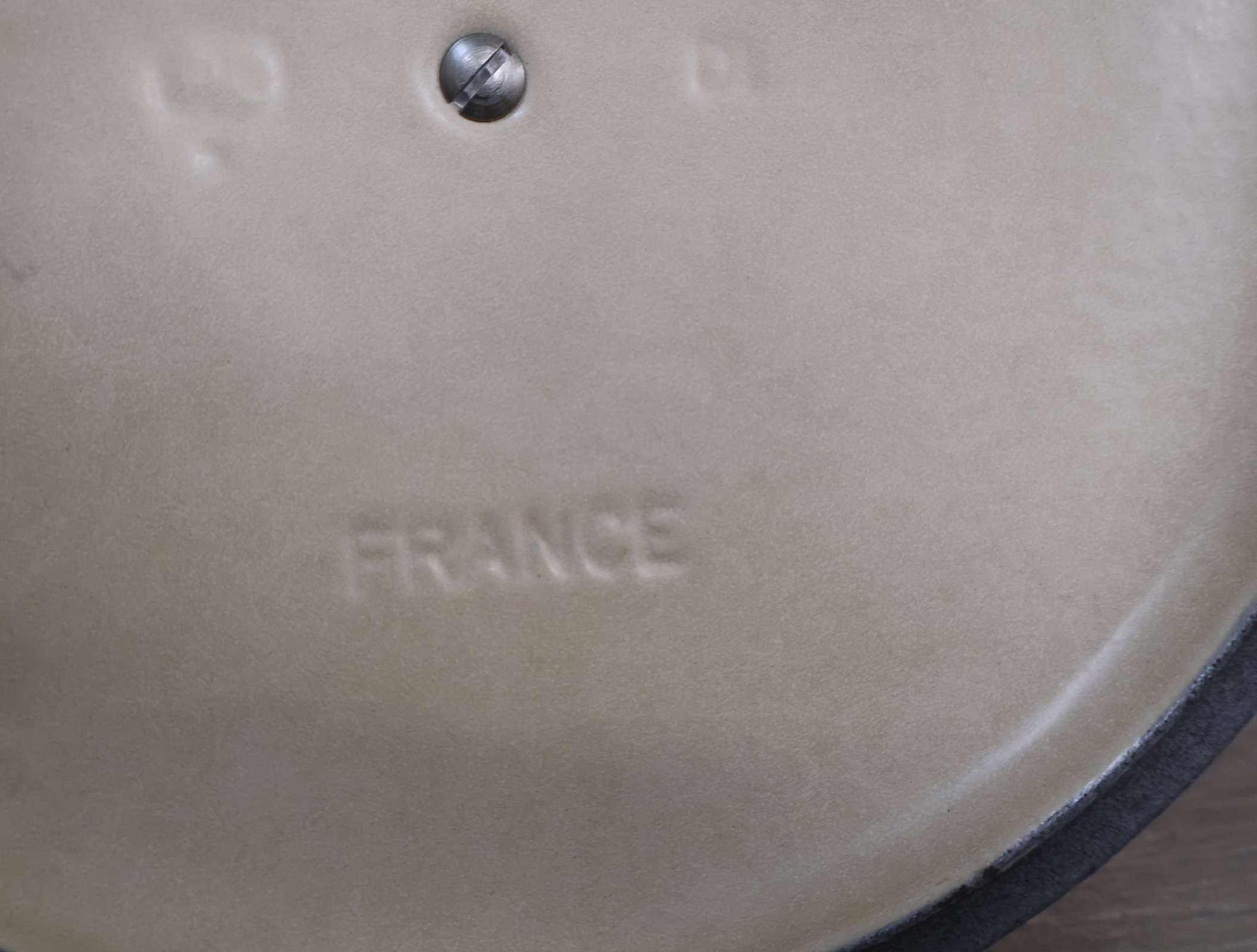 Le Creuset gietijzeren braadpan grijs – foto 14 – kavel bij GSD Auctions, Zoeterwoude