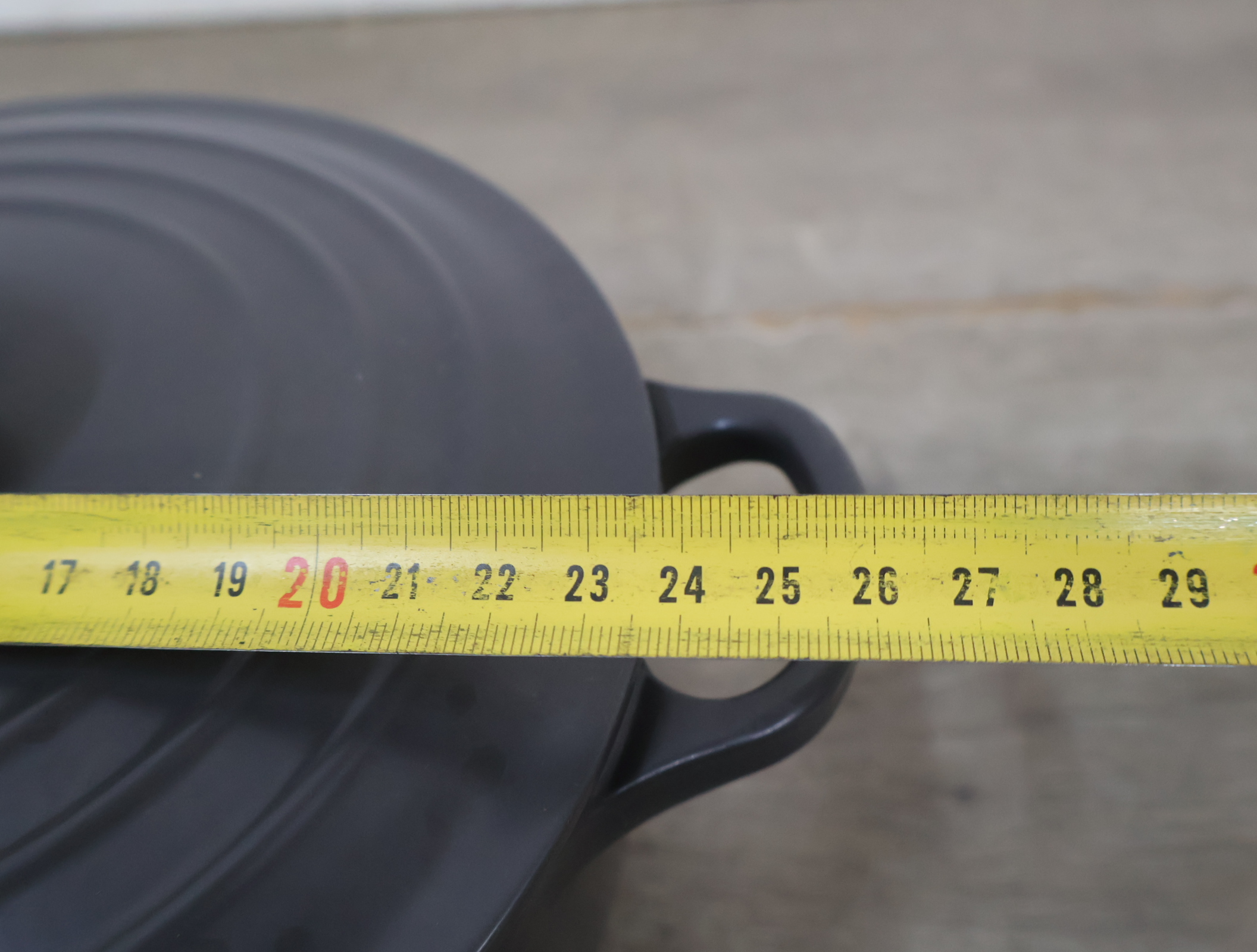 Le Creuset gietijzeren braadpan grijs – foto 17 – kavel bij GSD Auctions, Zoeterwoude