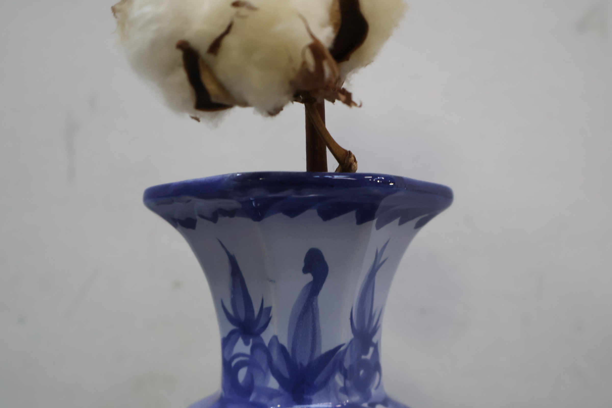 Keramische vaas met bloemenmotief' – foto 10 – kavel bij GSD Auctions, Zoeterwoude