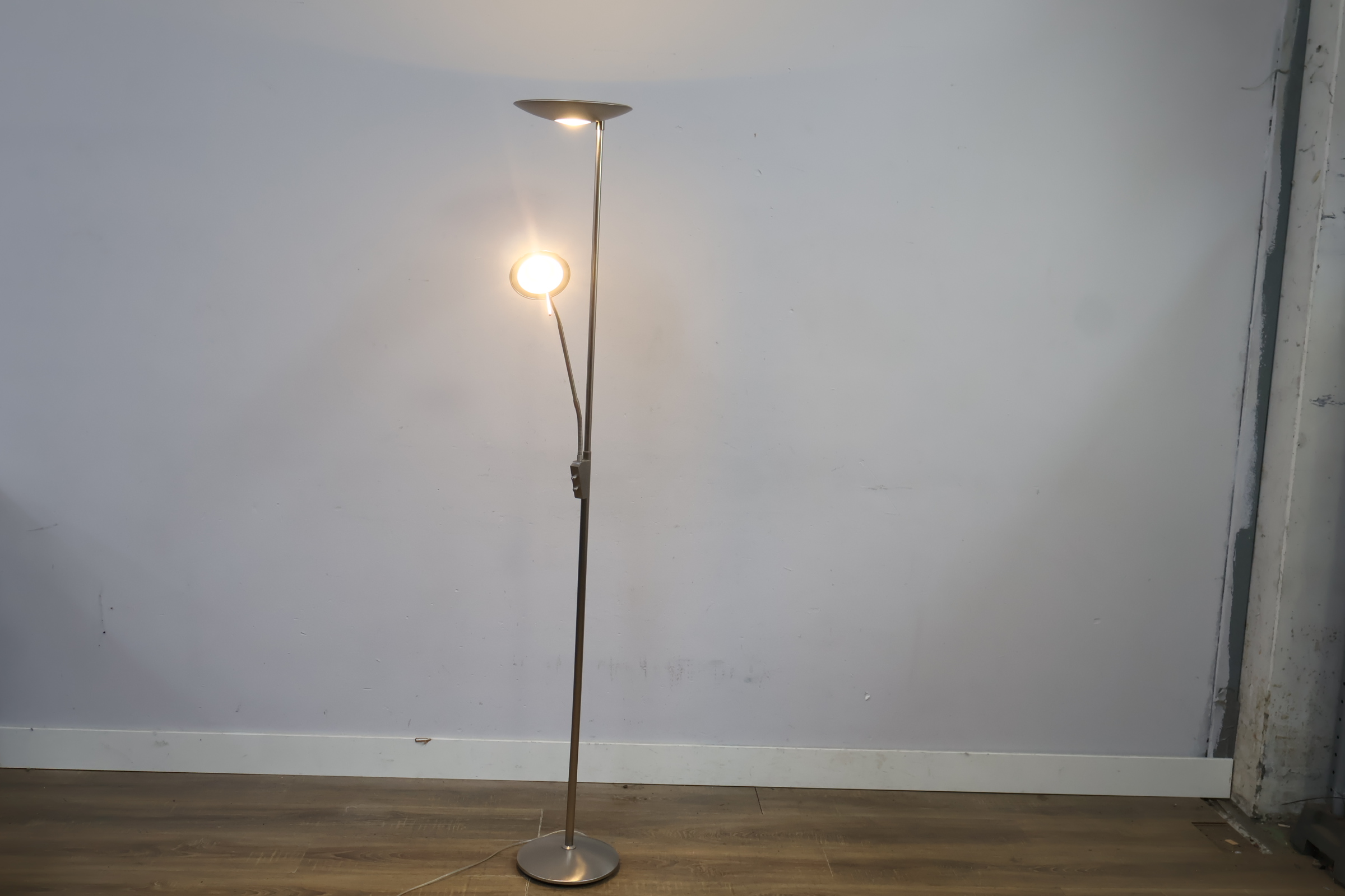 Staande vloerlamp met leeslamp' – foto 3 – kavel bij GSD Auctions, Zoeterwoude