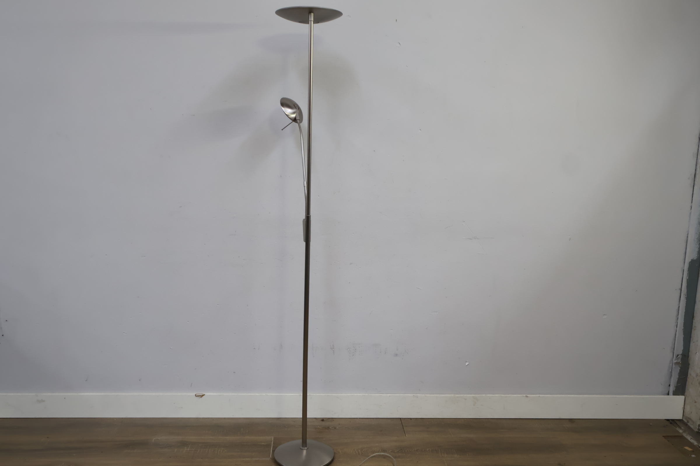 Staande vloerlamp met leeslamp' – foto 11 – kavel bij GSD Auctions, Zoeterwoude