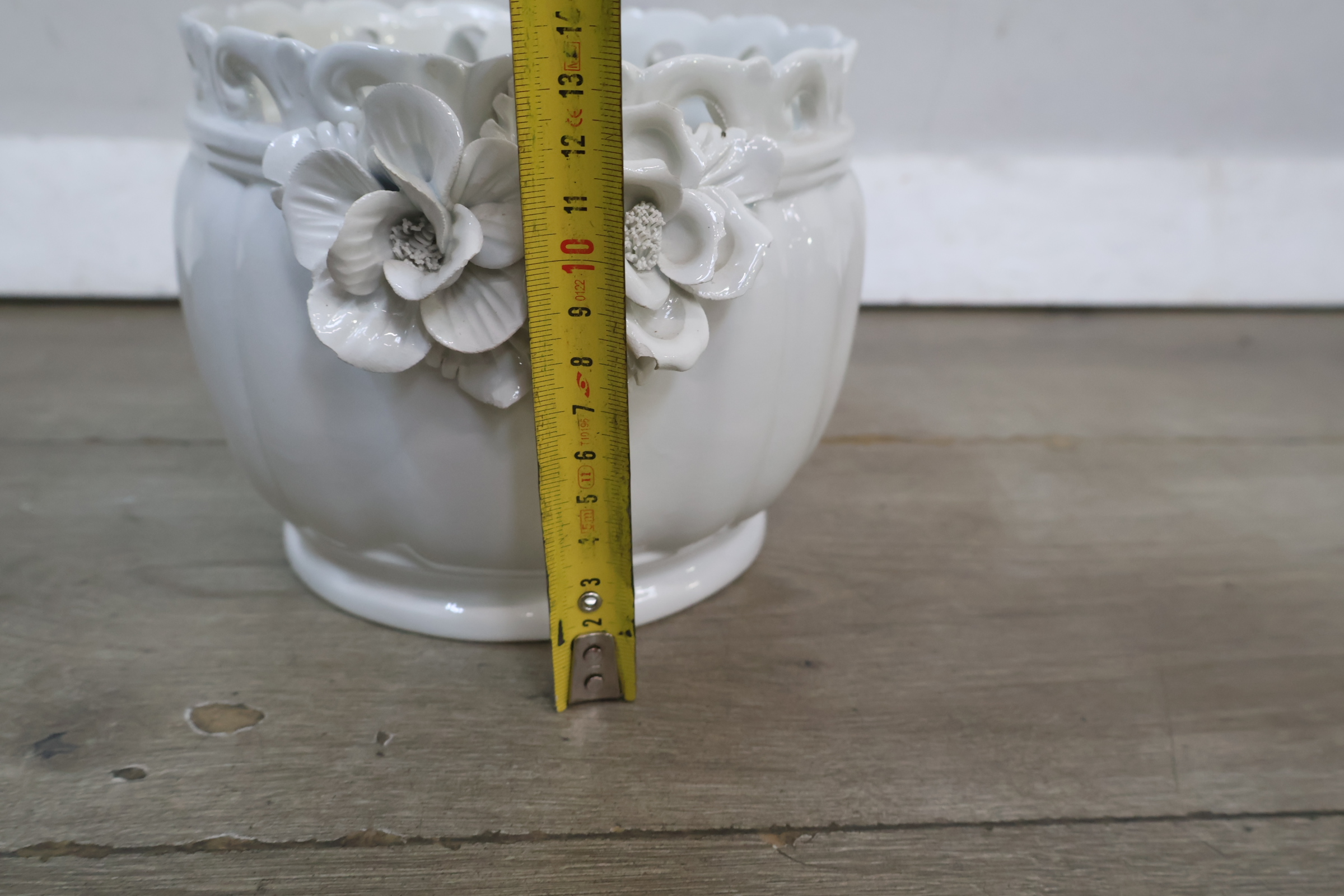 Set van 4 keramische bloempotten met bloemmotief' – foto 20 – kavel bij GSD Auctions, Zoeterwoude