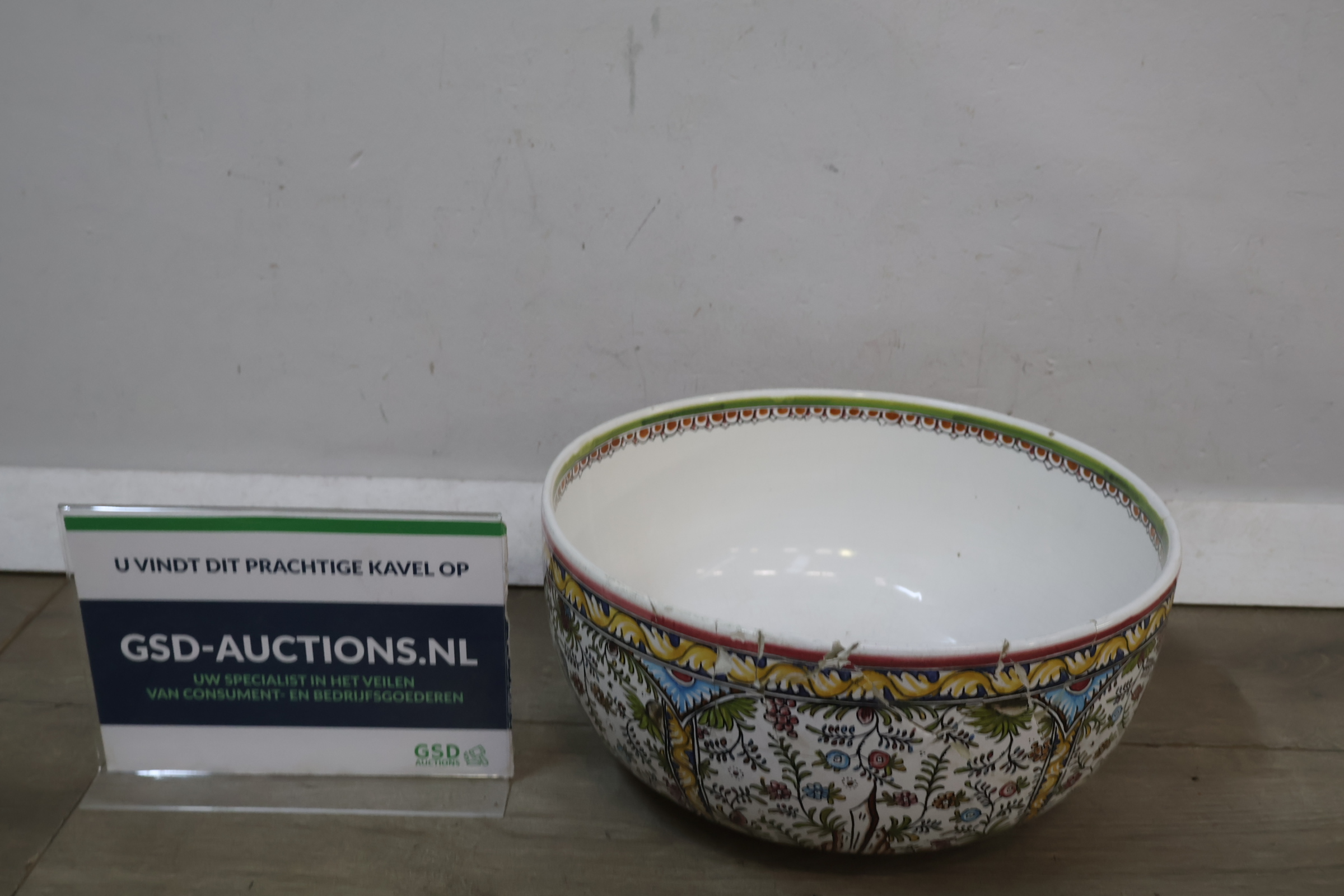 Decoratieve keramische schaal' – foto 2 – kavel bij GSD Auctions, Zoeterwoude