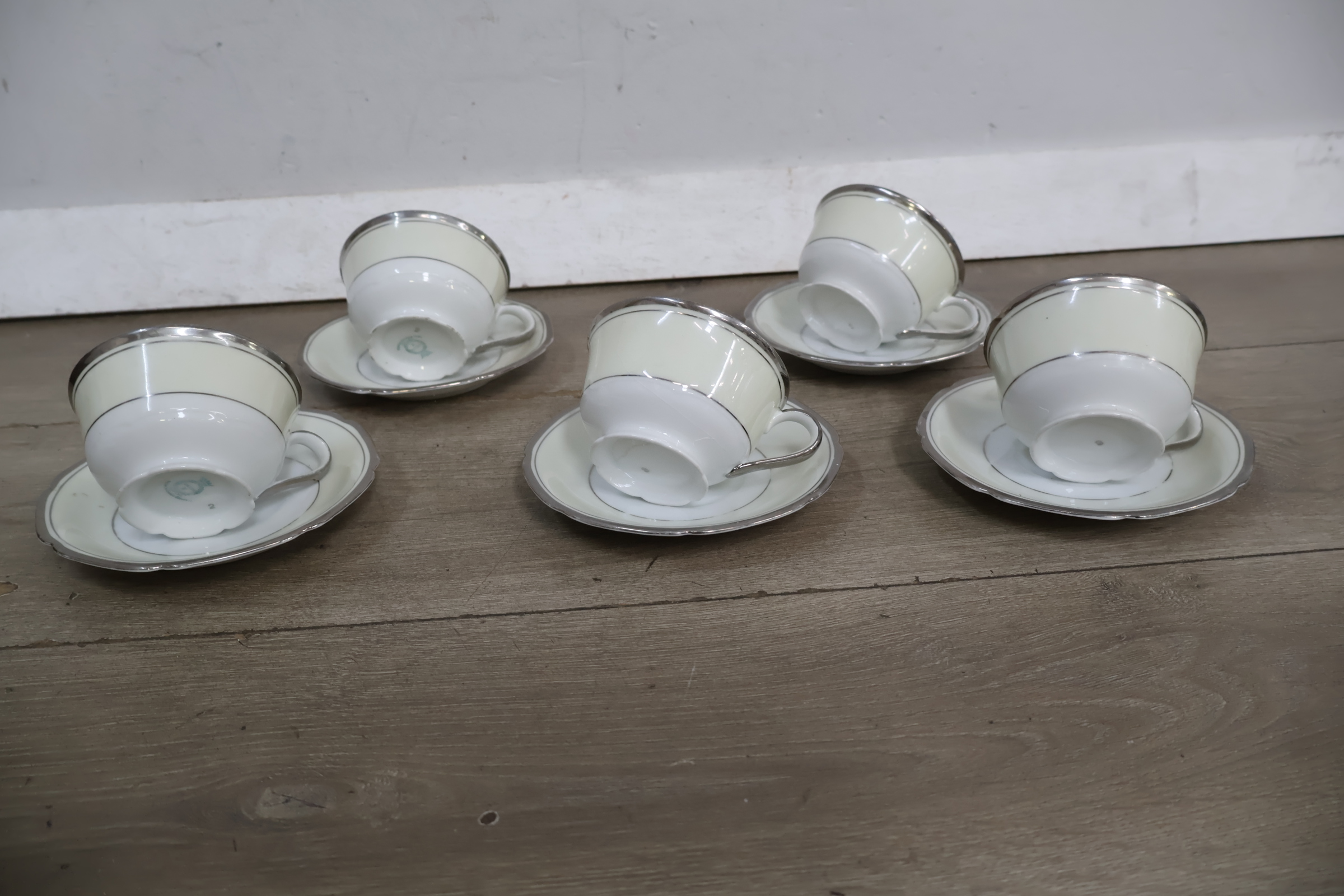 Set porseleinen kop en schotels' – foto 5 – kavel bij GSD Auctions, Zoeterwoude