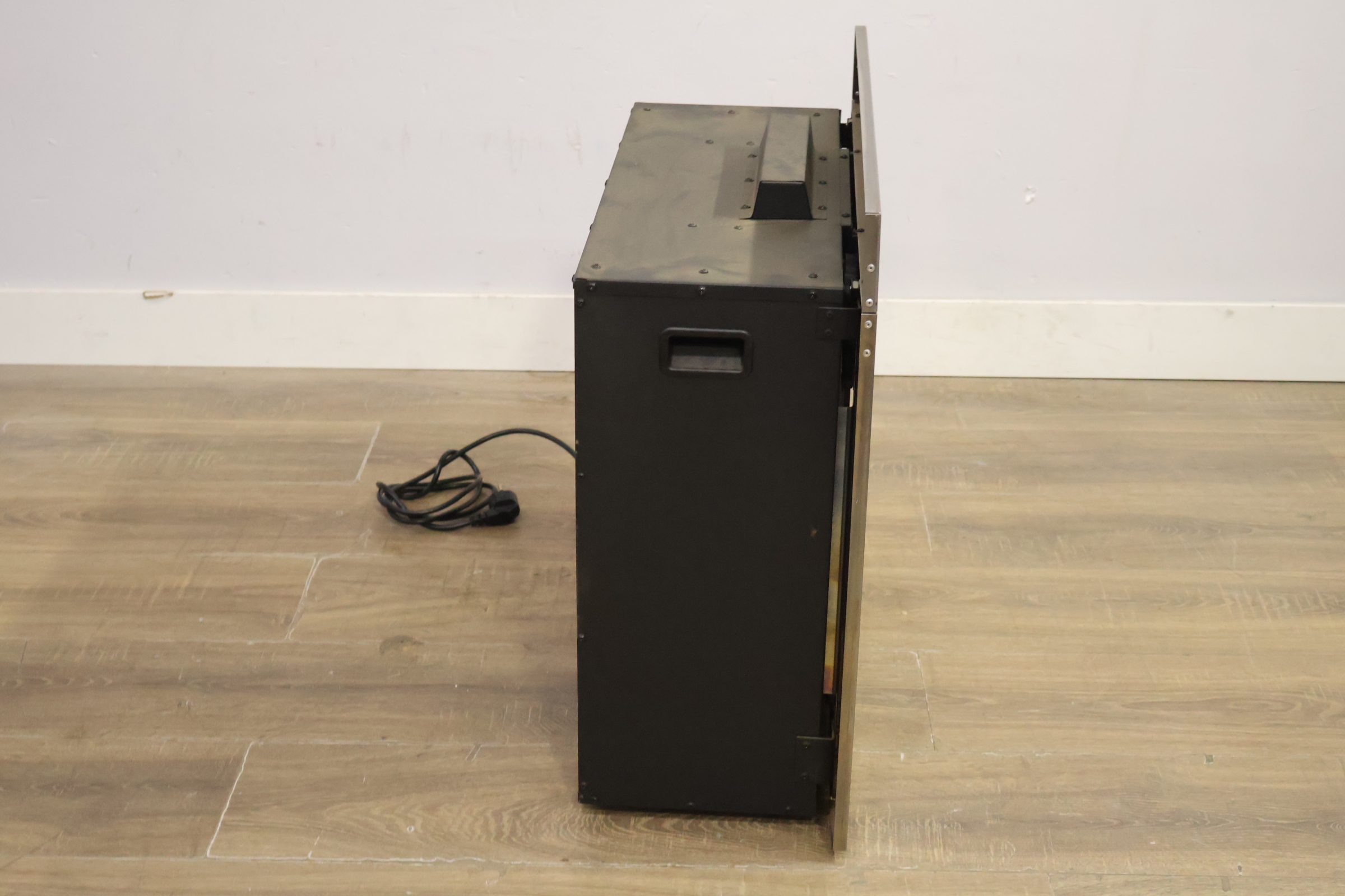 Classic Fire elektrische inbouw sfeerhaard' – foto 3 – kavel bij GSD Auctions, Zoeterwoude