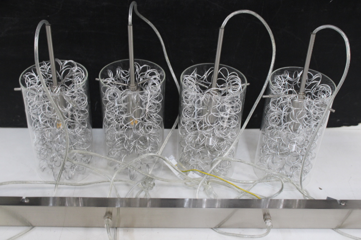 Moderne hanglamp met vier lampen' – foto 5 – kavel bij GSD Auctions, Zoeterwoude