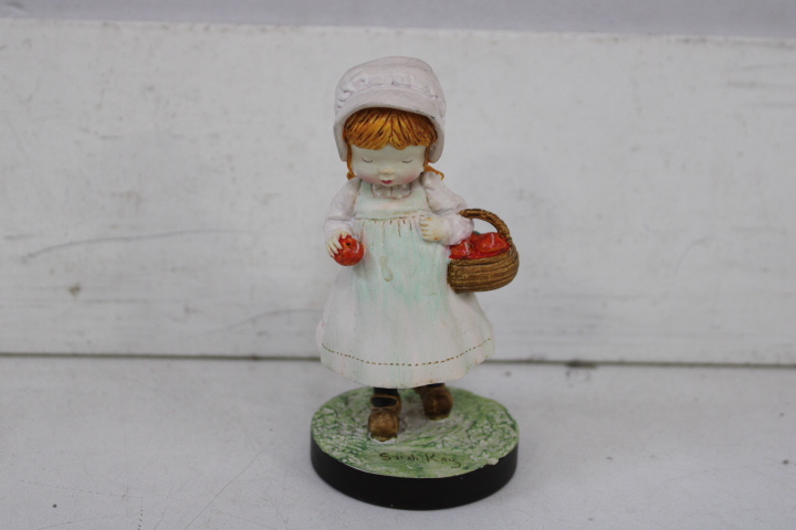Vintage porseleinen beeldjes van kinderen' – foto 3 – kavel bij GSD Auctions, Zoeterwoude