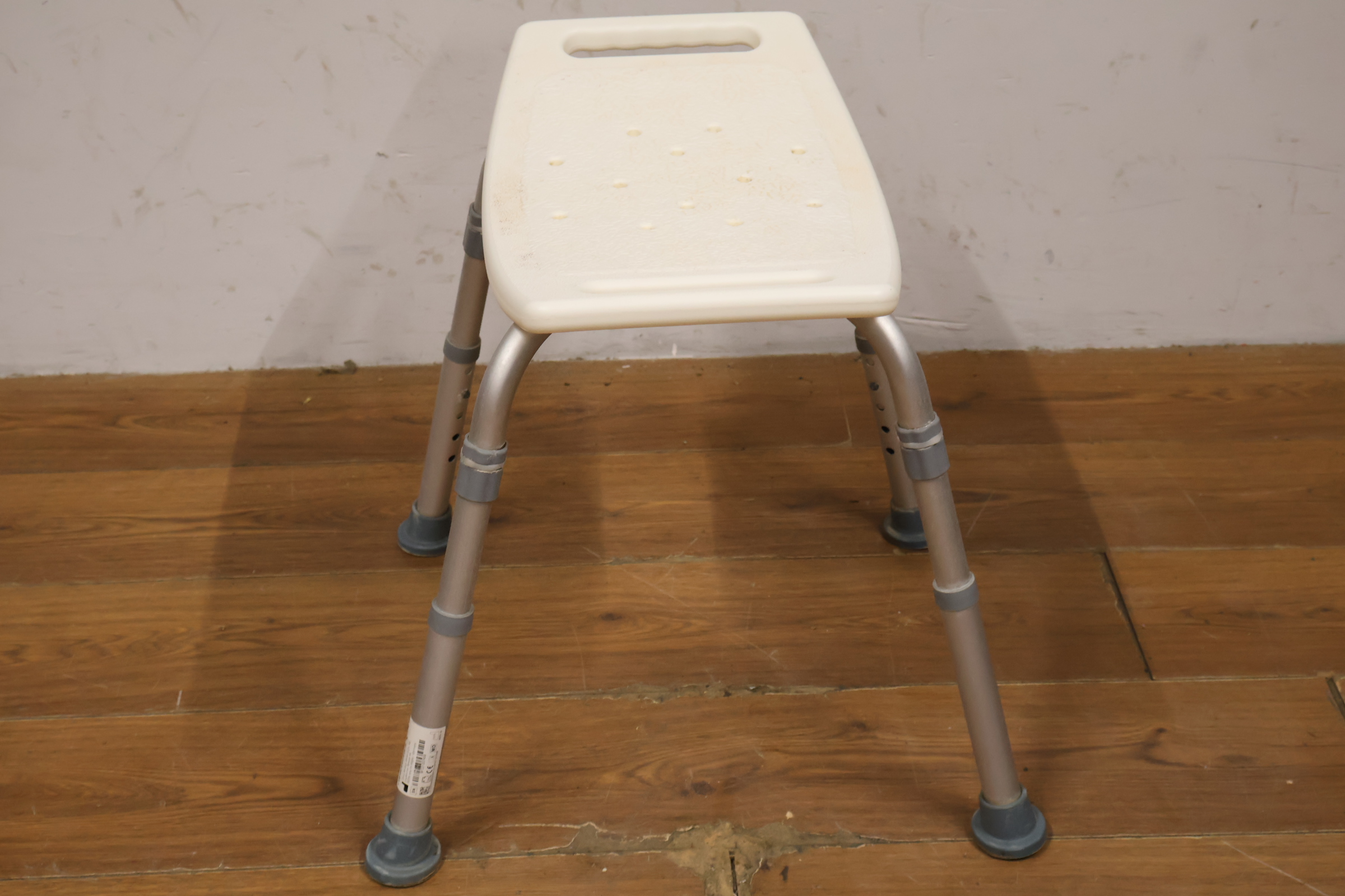 Verstelbare douchekruk met handgreep' – foto 4 – kavel bij GSD Auctions, Zoeterwoude