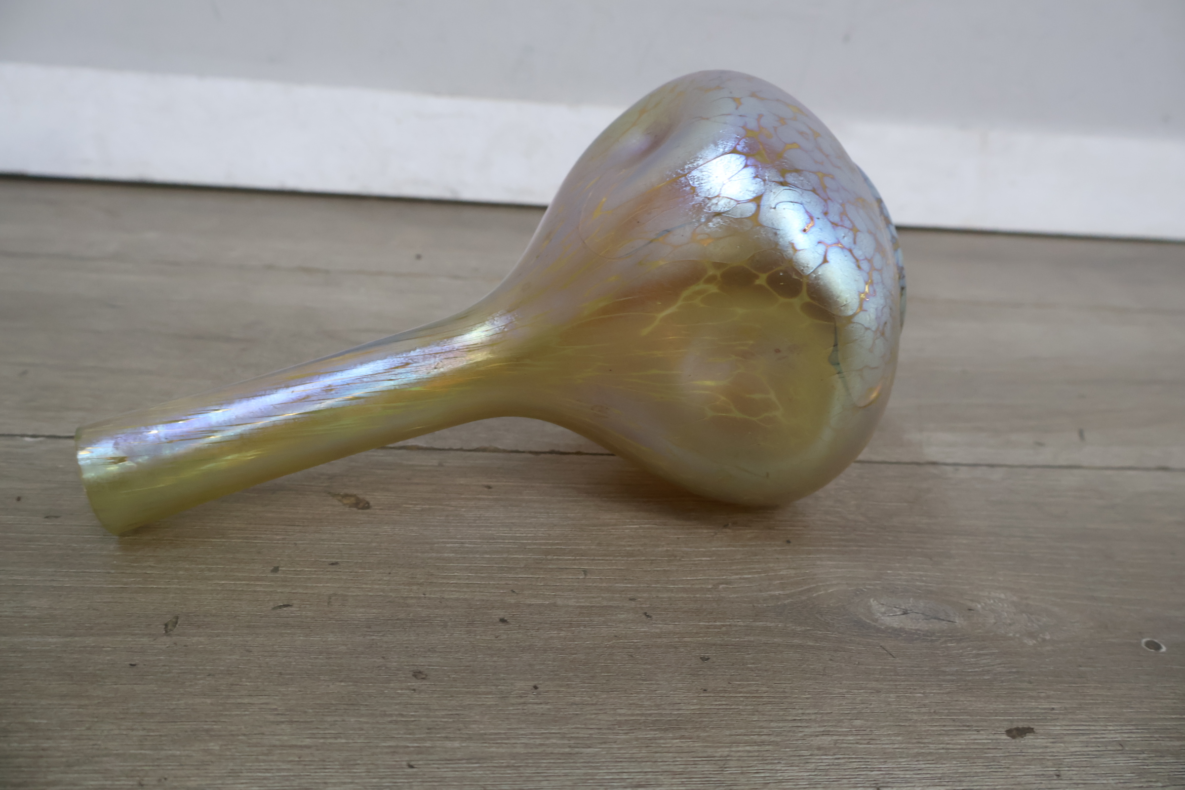 Iriserende decoratieve vaas' – foto 12 – kavel bij GSD Auctions, Zoeterwoude