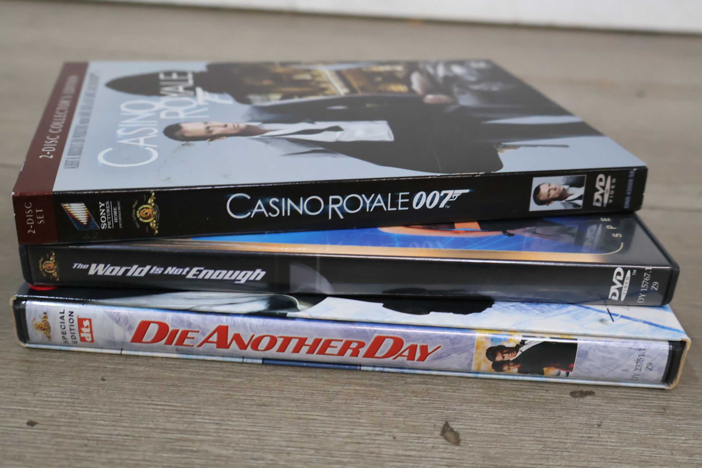 James Bond 007 DVD collector's set' – foto 14 – kavel bij GSD Auctions, Zoeterwoude