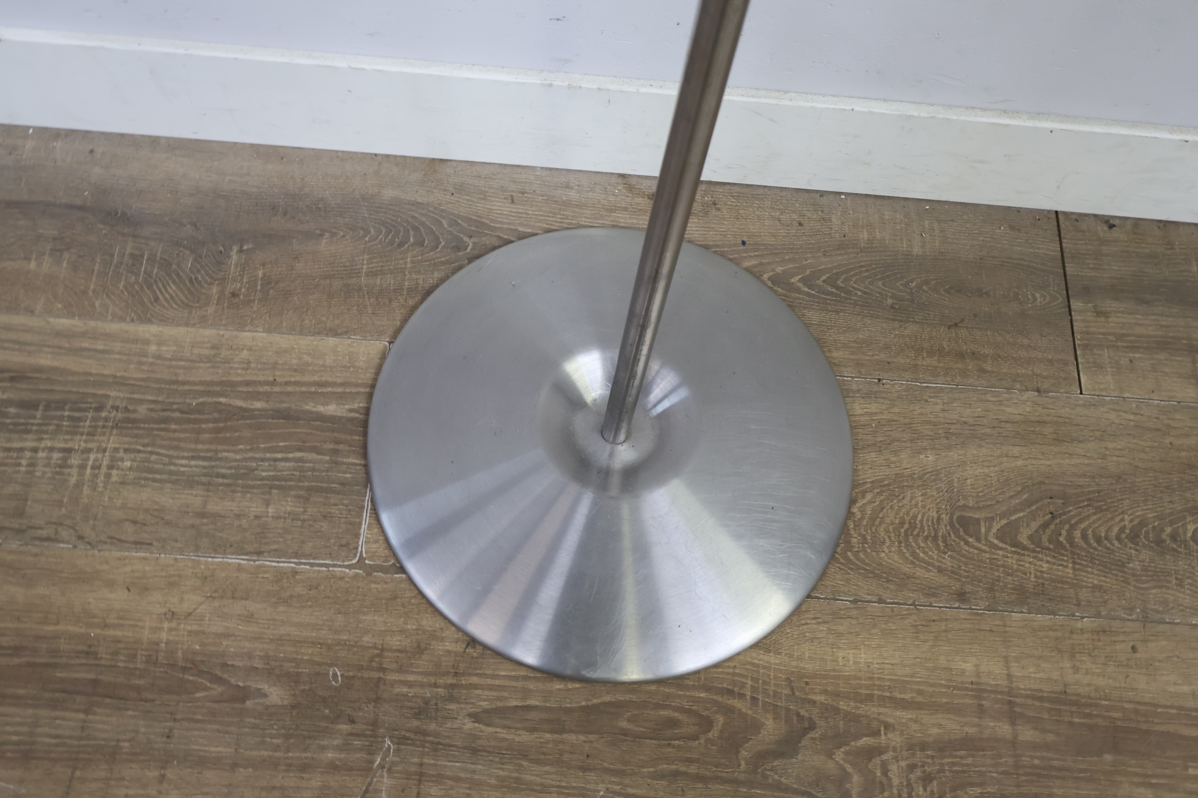 Vintage Design Kapstok – foto 8 – kavel bij GSD Auctions, Zoeterwoude