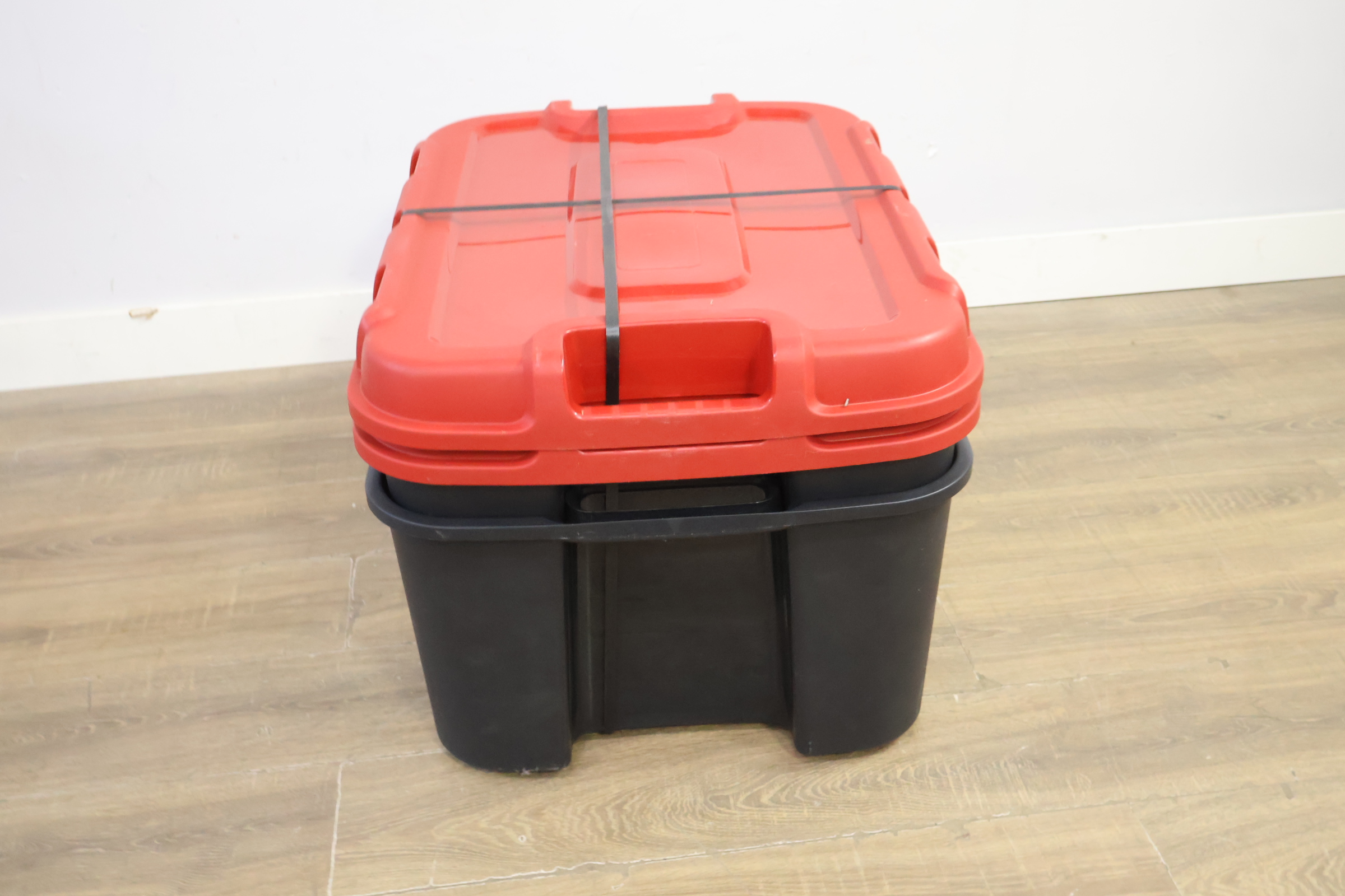 2 Kunststof gereedschapskisten met rood deksel – foto 6 – kavel bij GSD Auctions, Zoeterwoude