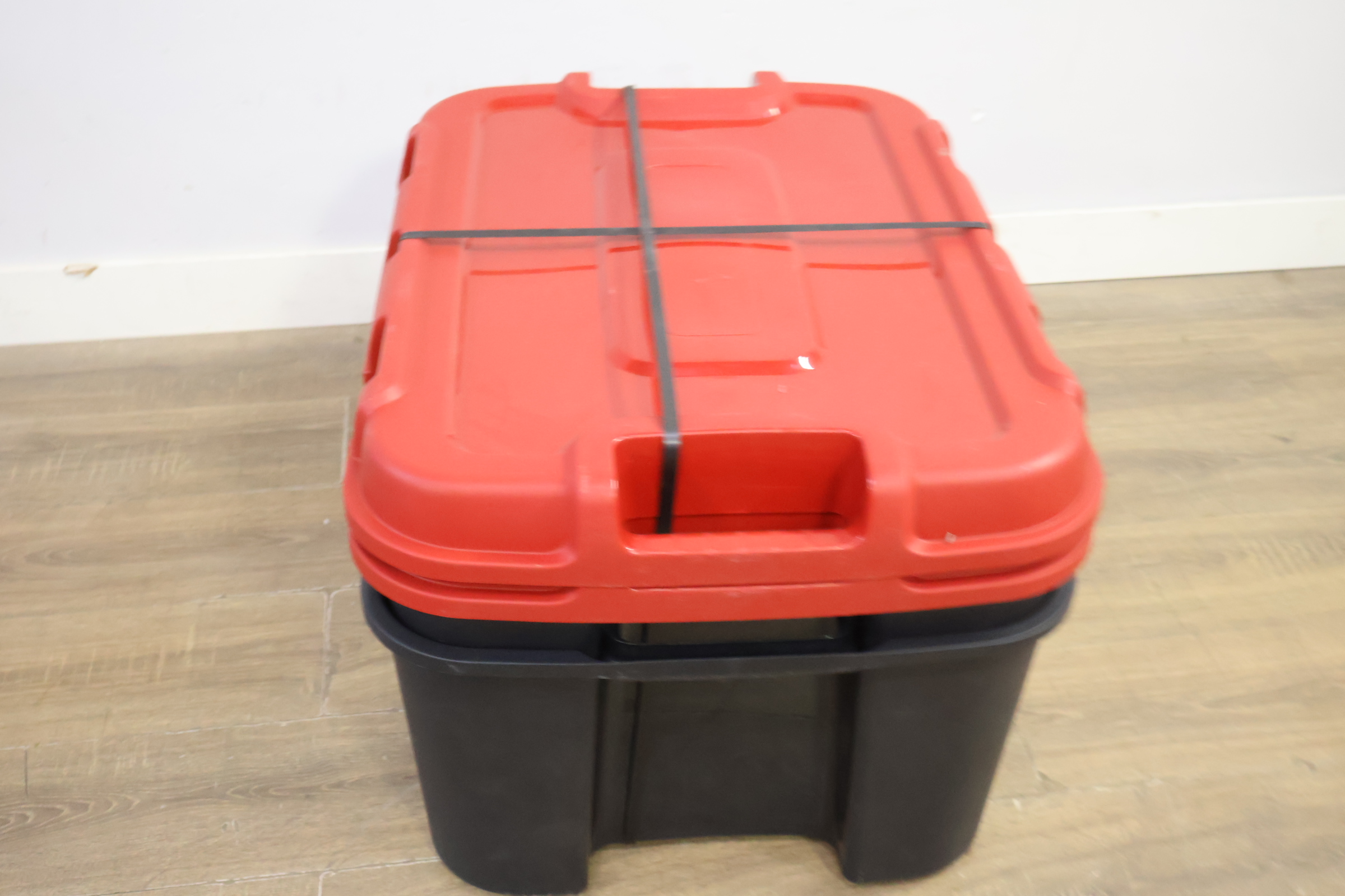 2 Kunststof gereedschapskisten met rood deksel – foto 7 – kavel bij GSD Auctions, Zoeterwoude