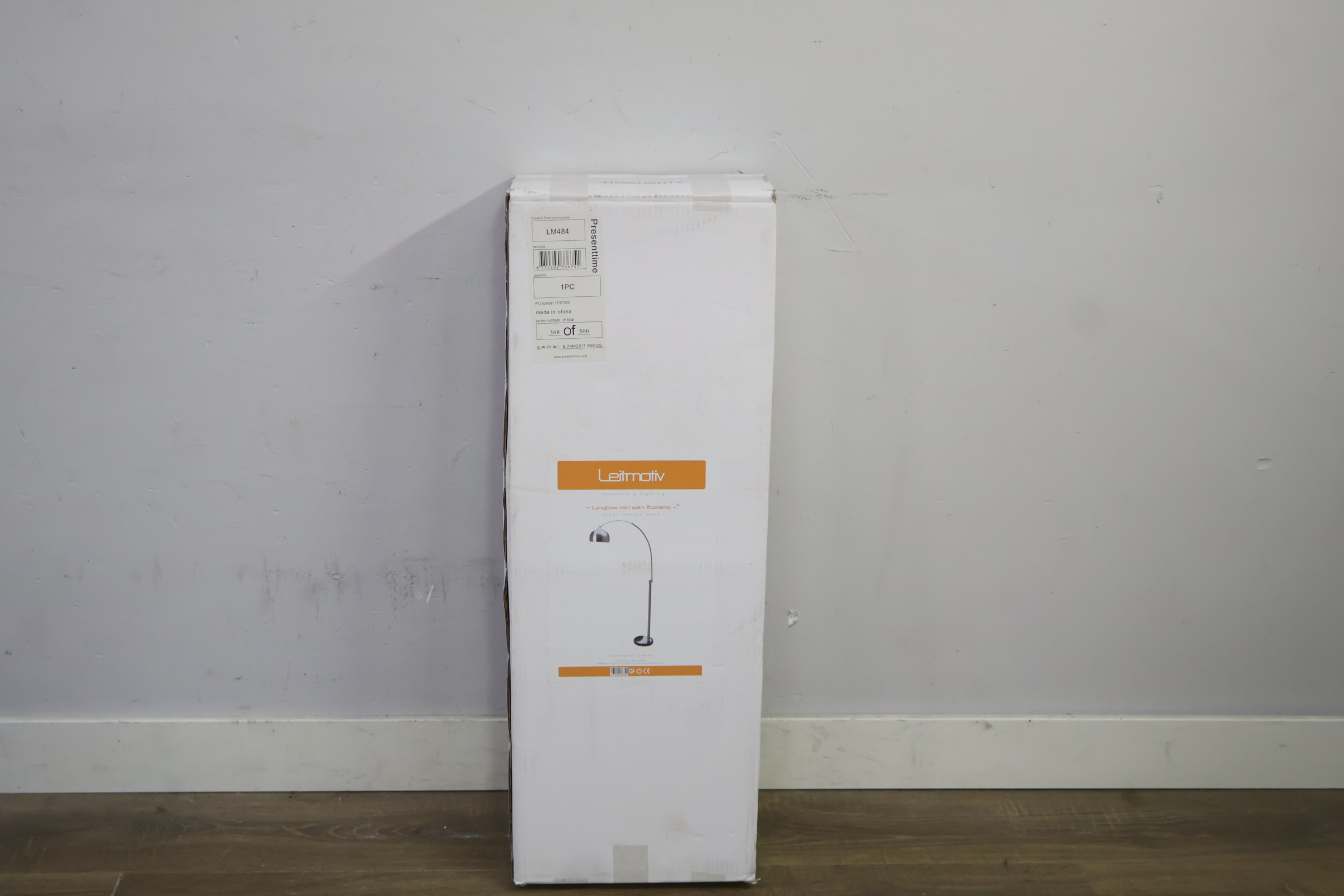 Leitmotiv vloerlamp met boogarm en metalen kap – foto 8 – kavel bij GSD Auctions, Zoeterwoude