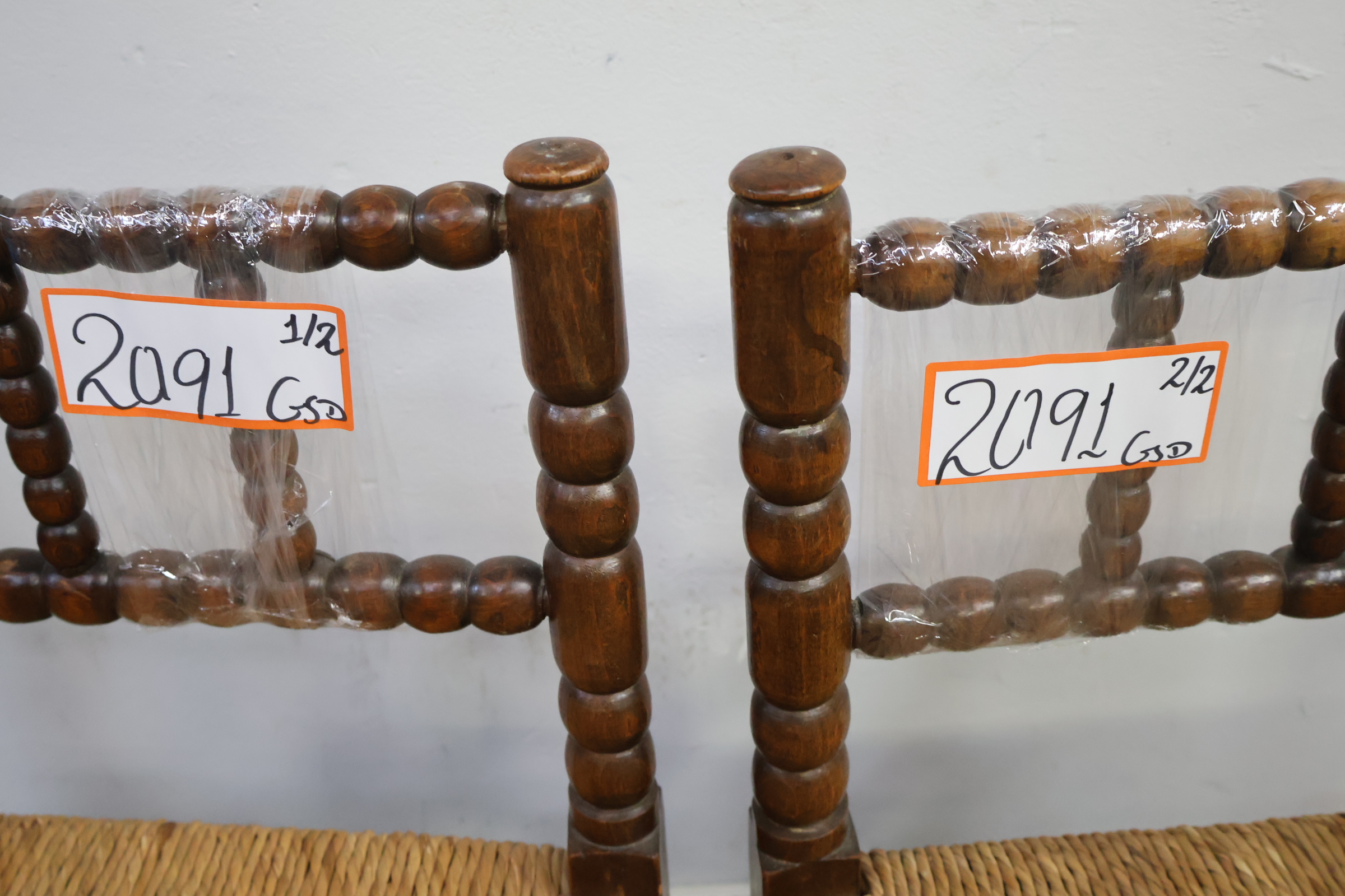 Set van 2 antieke hoekstoelen met gesponnen zitting – foto 20 – kavel bij GSD Auctions, Zoeterwoude
