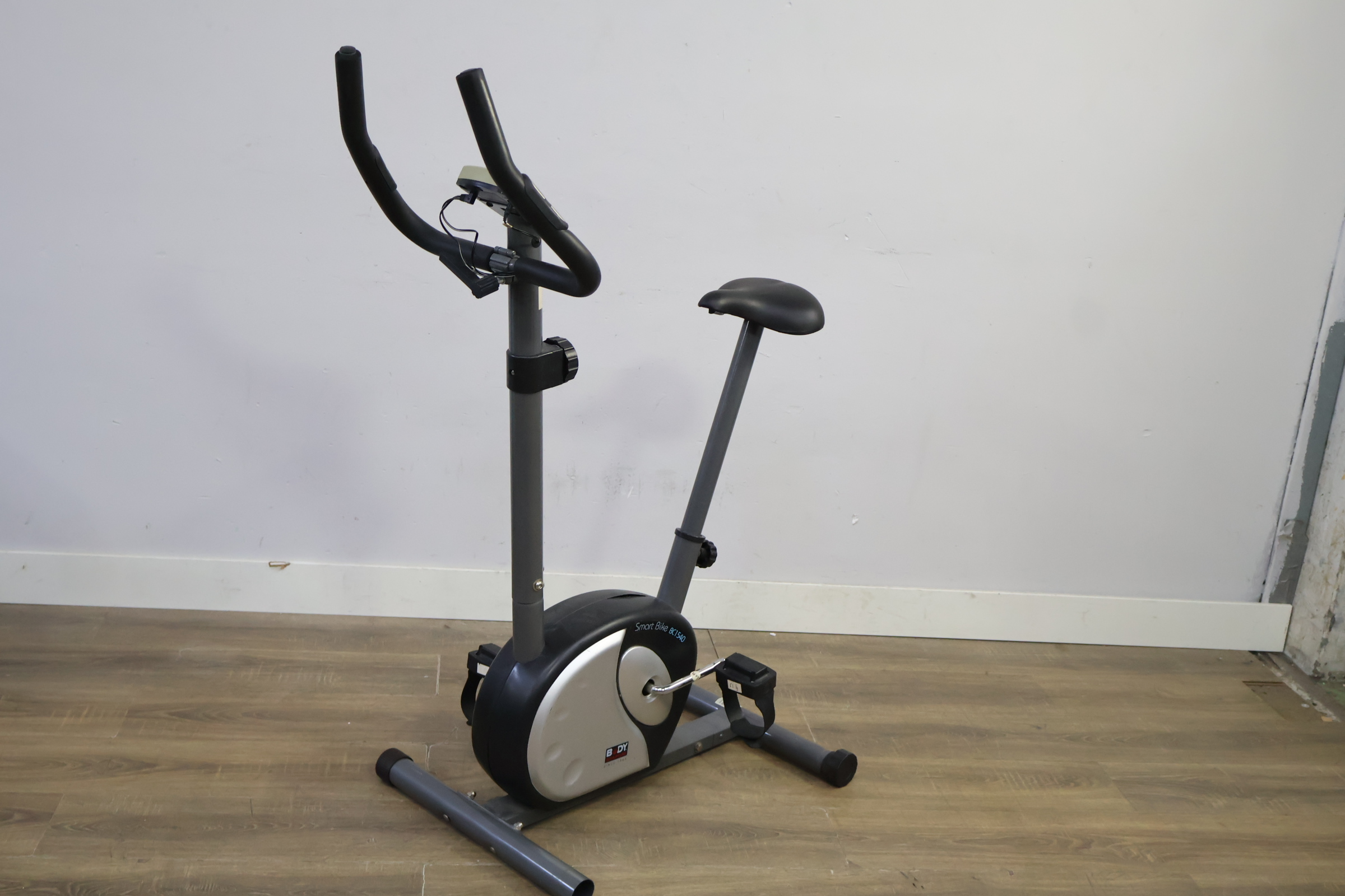 Sport Bike hometrainer – foto 14 – kavel bij GSD Auctions, Zoeterwoude