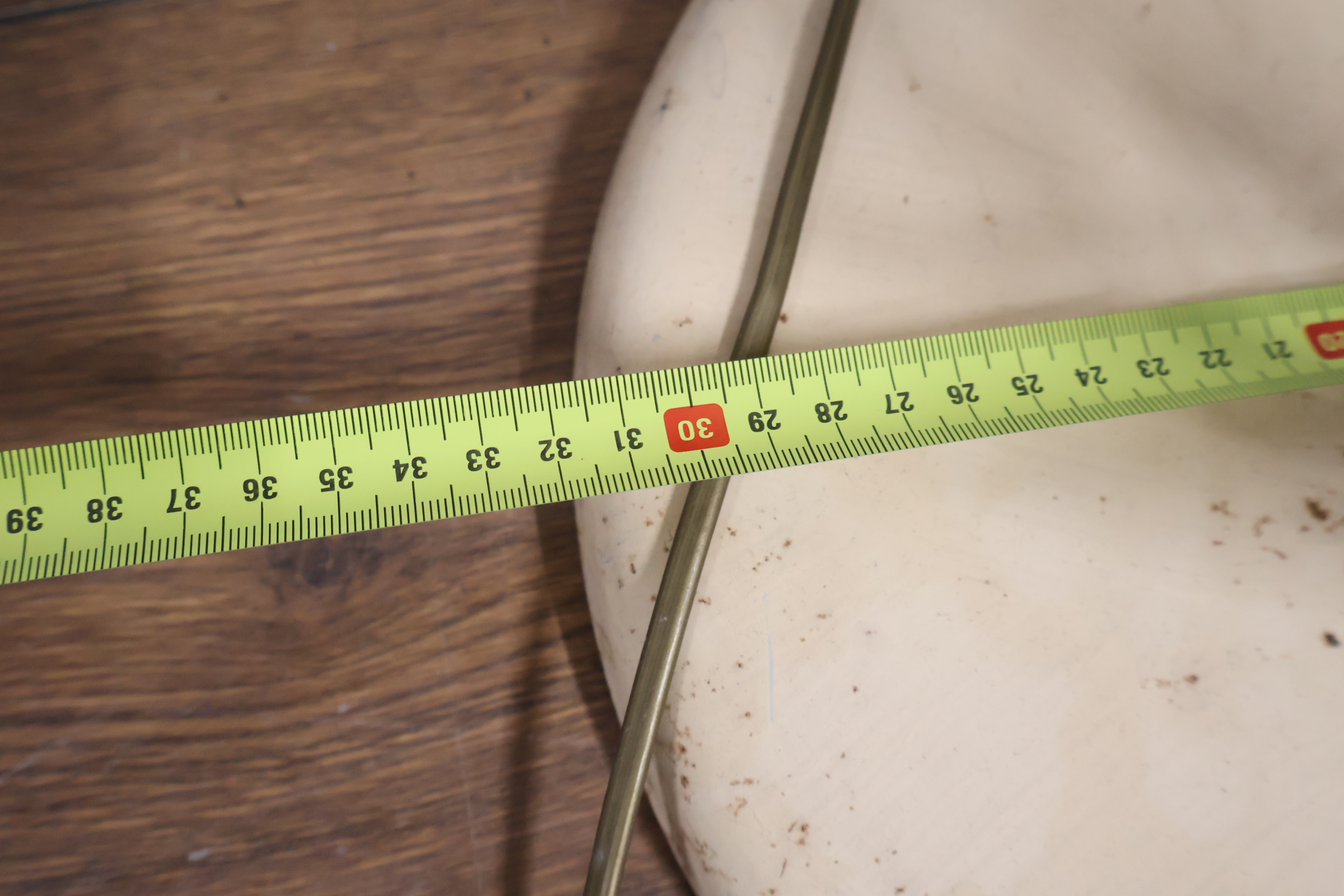Staande metalen vloerlamp met bloemmotief – foto 14 – kavel bij GSD Auctions, Zoeterwoude