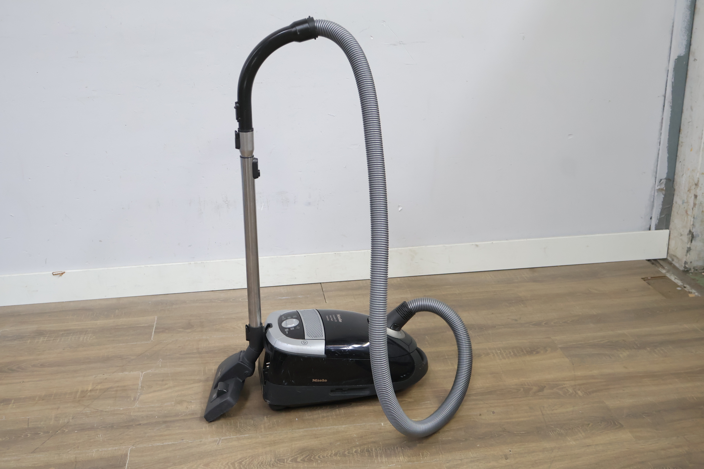 Miele stofzuiger Complete C2 Black Pearl – foto 4 – kavel bij GSD Auctions, Zoeterwoude