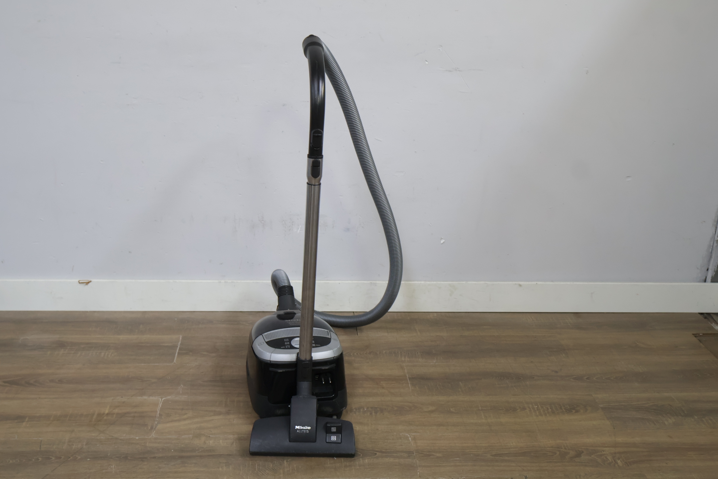 Miele stofzuiger Complete C2 Black Pearl – foto 5 – kavel bij GSD Auctions, Zoeterwoude