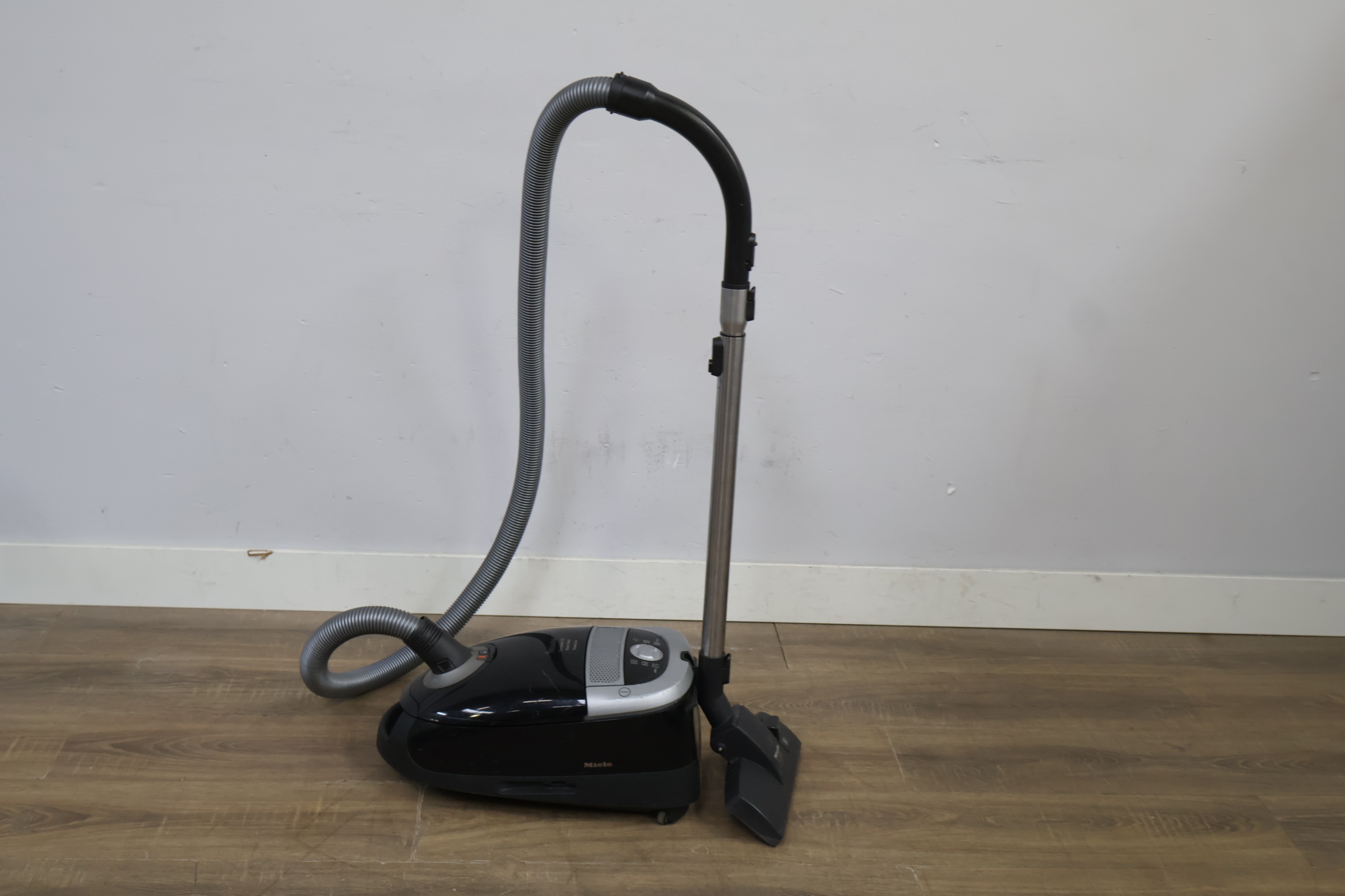 Miele stofzuiger Complete C2 Black Pearl – foto 9 – kavel bij GSD Auctions, Zoeterwoude