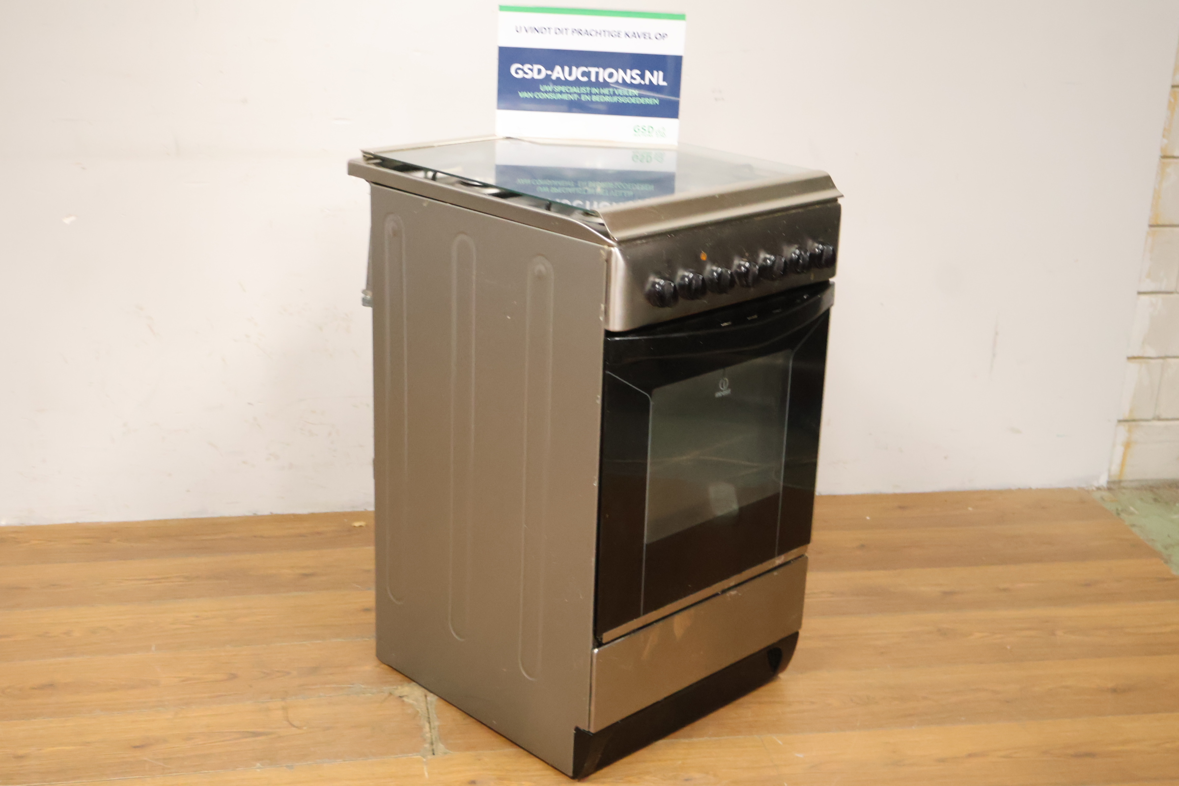 Indesit gaskookfornuis met oven RVS – foto 2 – kavel bij GSD Auctions, Zoeterwoude