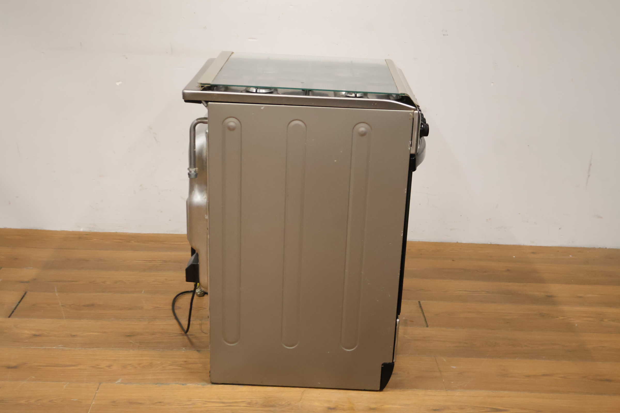Indesit gaskookfornuis met oven RVS – foto 4 – kavel bij GSD Auctions, Zoeterwoude