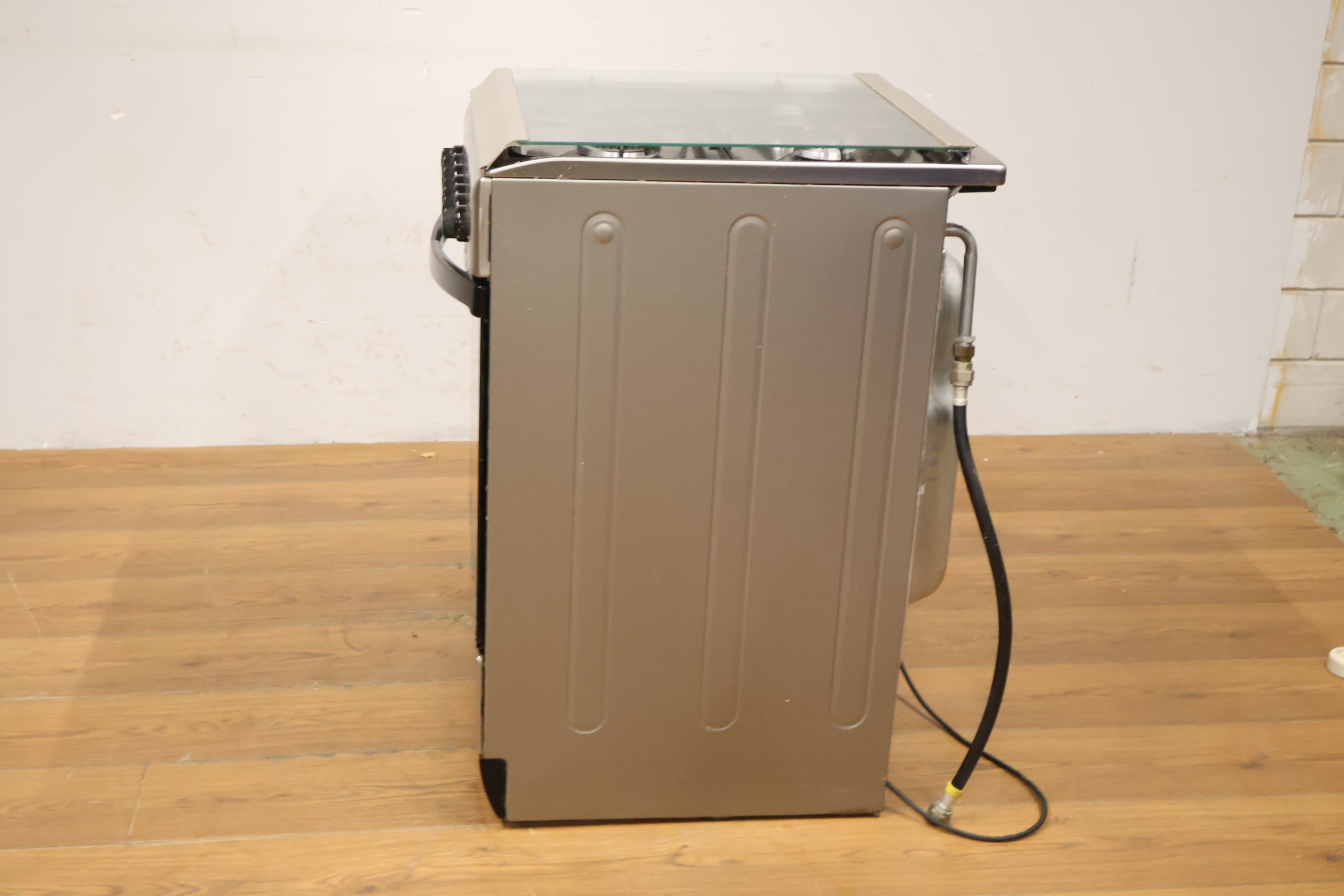Indesit gaskookfornuis met oven RVS – foto 7 – kavel bij GSD Auctions, Zoeterwoude