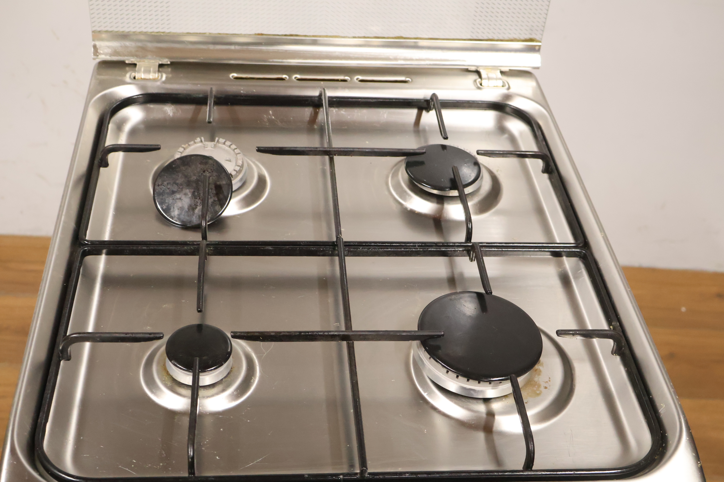 Indesit gaskookfornuis met oven RVS – foto 16 – kavel bij GSD Auctions, Zoeterwoude