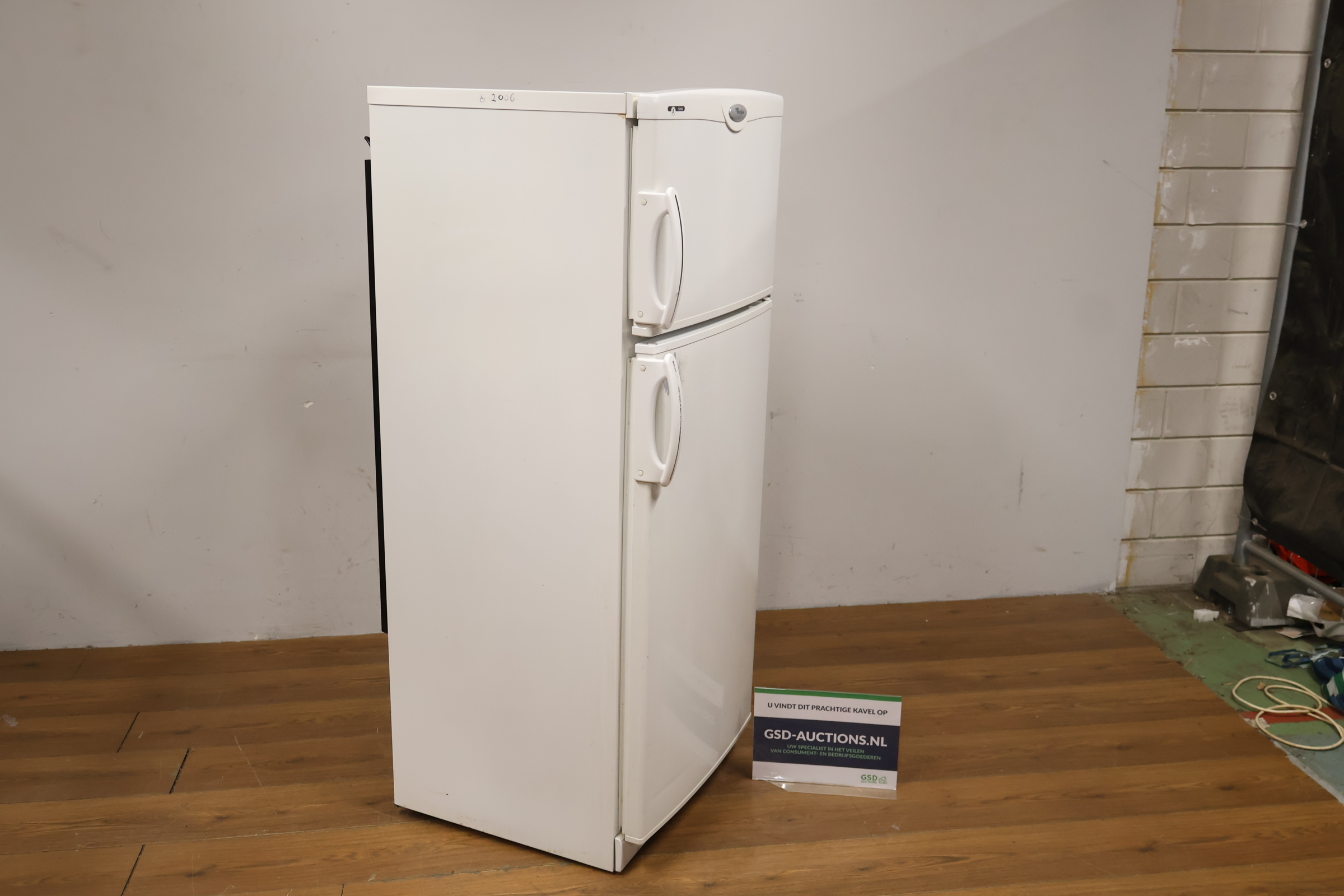 Witte koelkast met vriesgedeelte – foto 2 – kavel bij GSD Auctions, Zoeterwoude