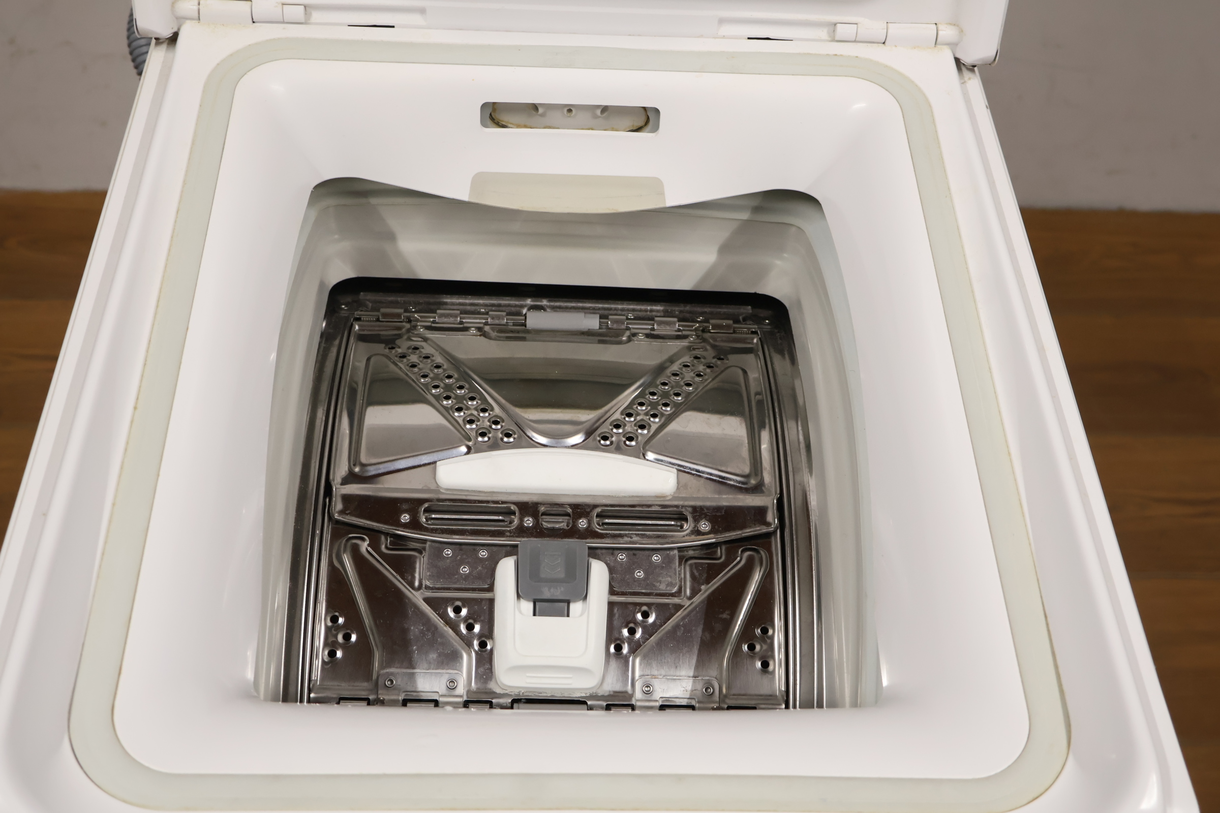 Indesit bovenlader wasmachine wit – foto 15 – kavel bij GSD Auctions, Zoeterwoude