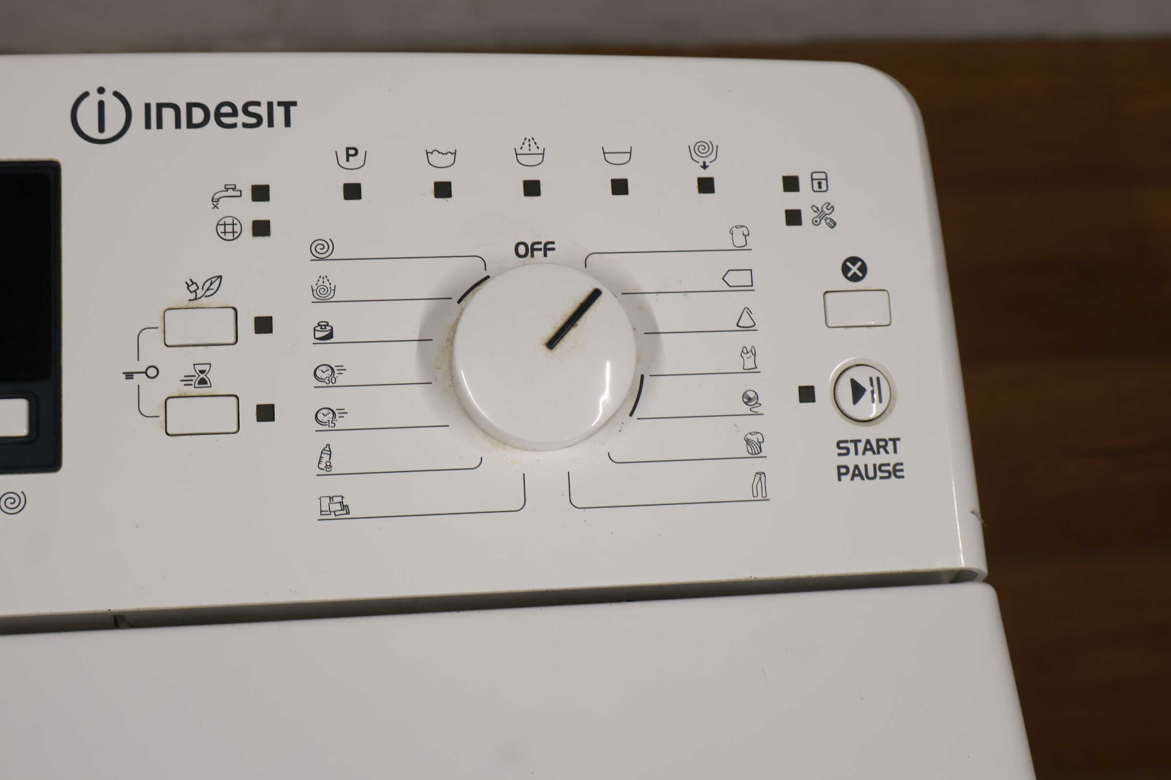 Indesit bovenlader wasmachine wit – foto 19 – kavel bij GSD Auctions, Zoeterwoude