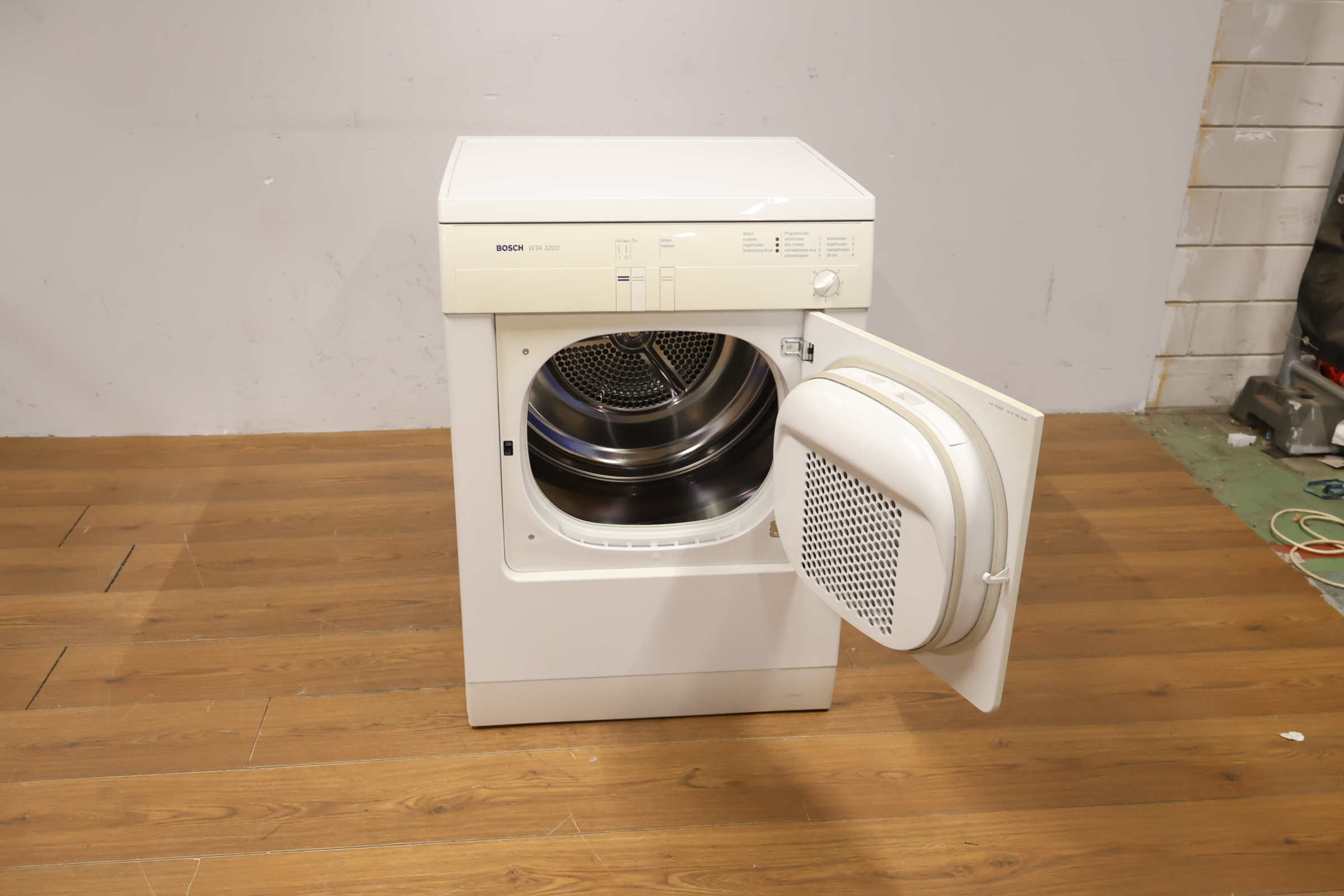 Bosch wasdroger – foto 13 – kavel bij GSD Auctions, Zoeterwoude