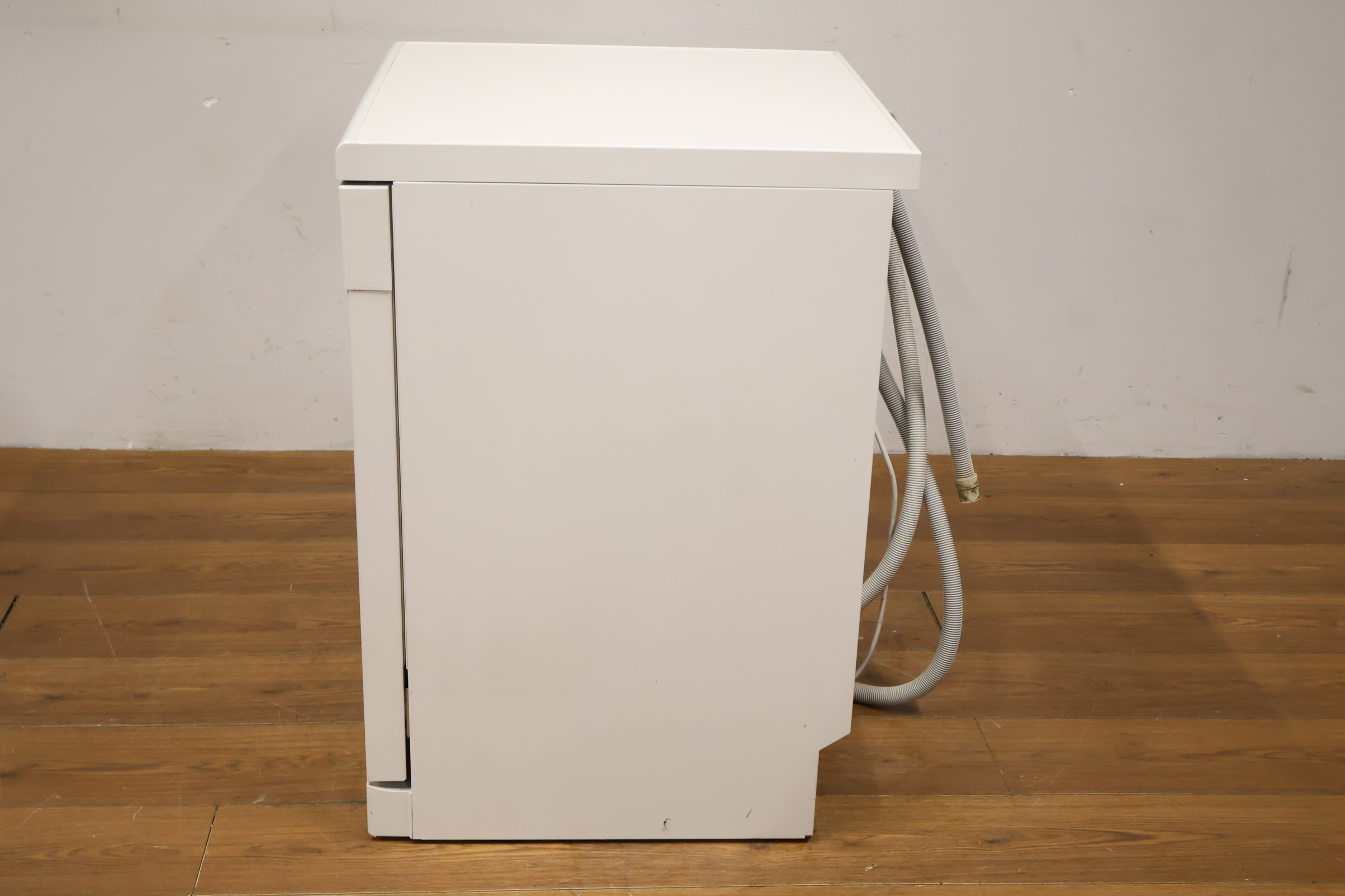 Miele vaatwasser wit – foto 8 – kavel bij GSD Auctions, Zoeterwoude