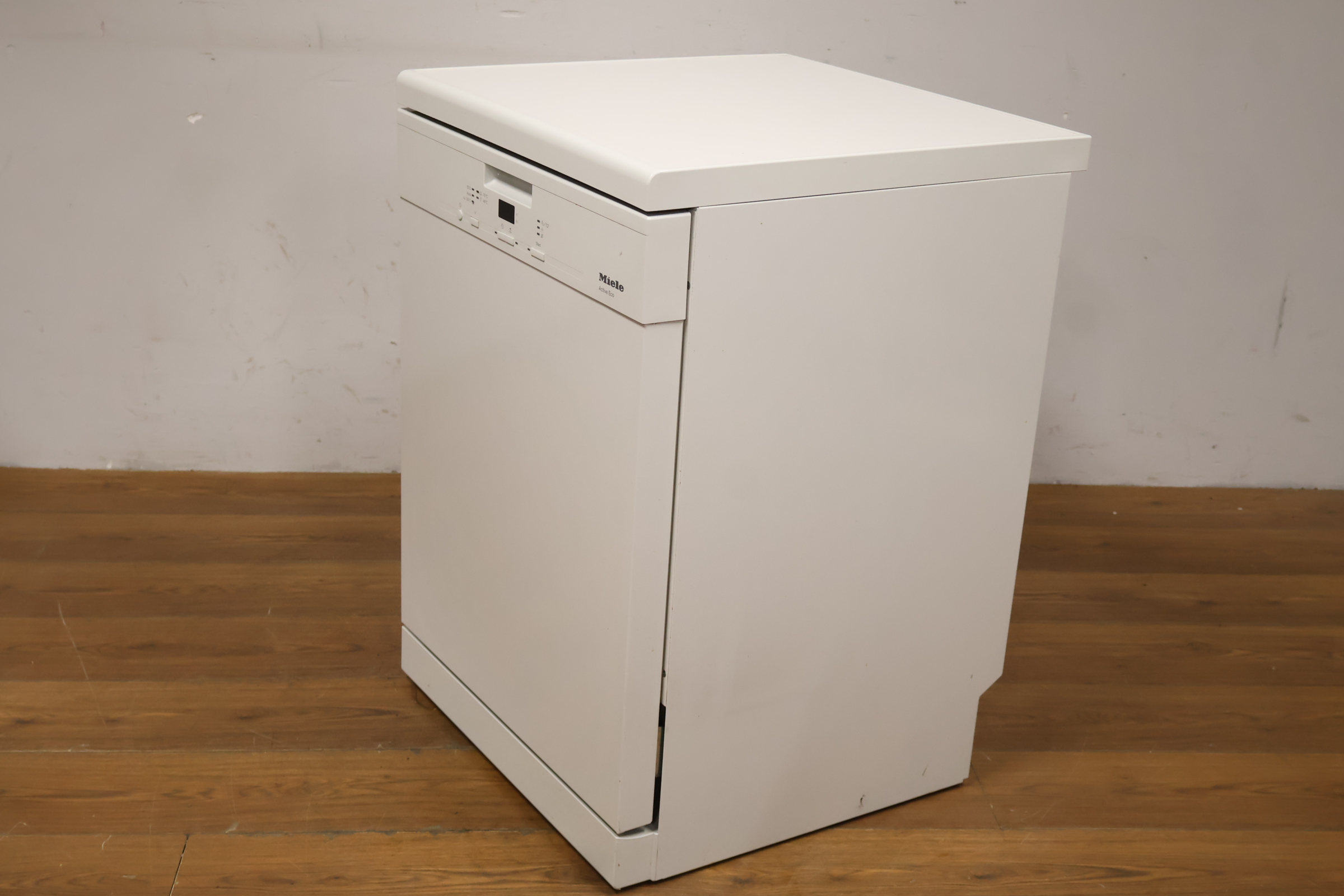 Miele vaatwasser wit – foto 10 – kavel bij GSD Auctions, Zoeterwoude