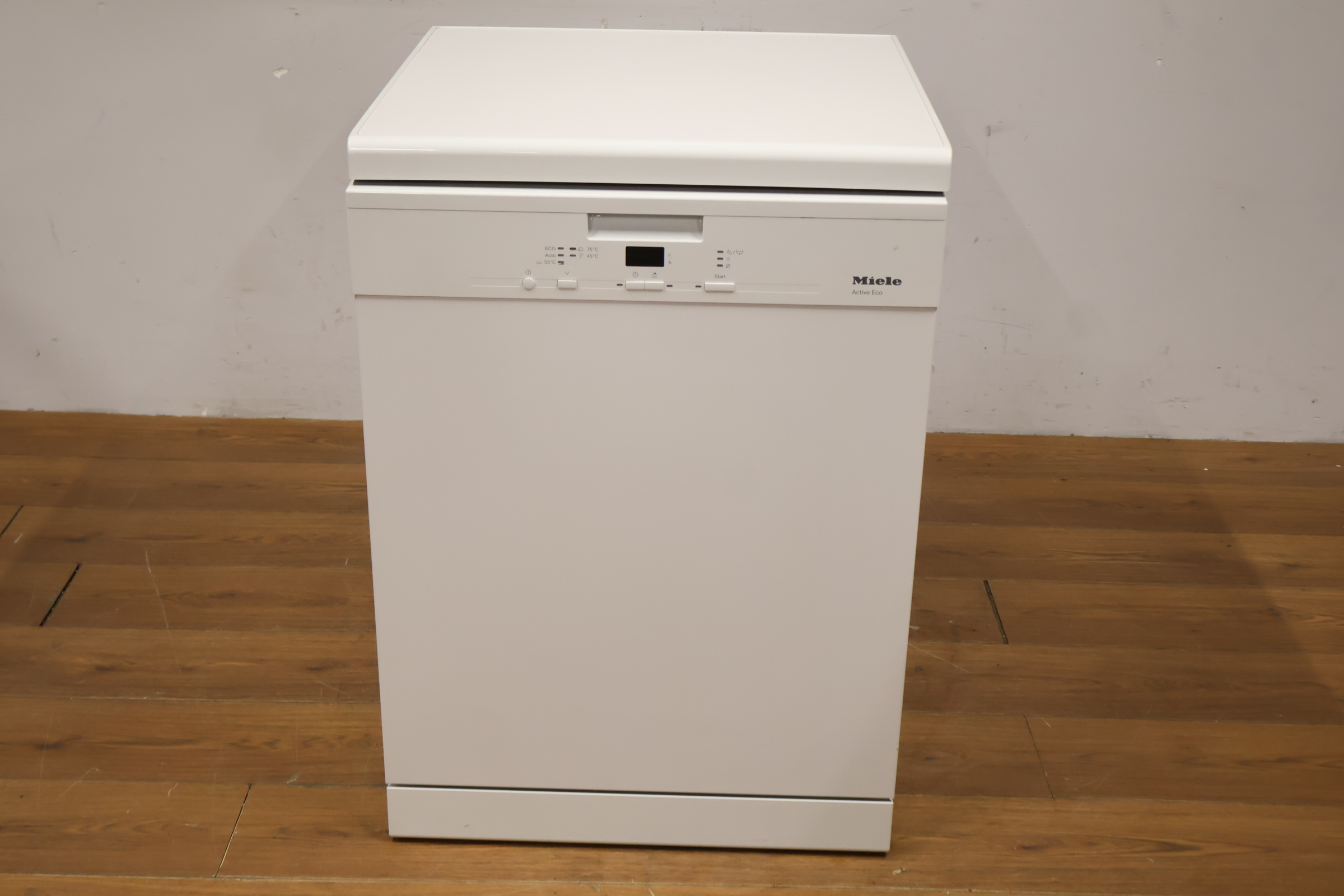Miele vaatwasser wit – foto 16 – kavel bij GSD Auctions, Zoeterwoude