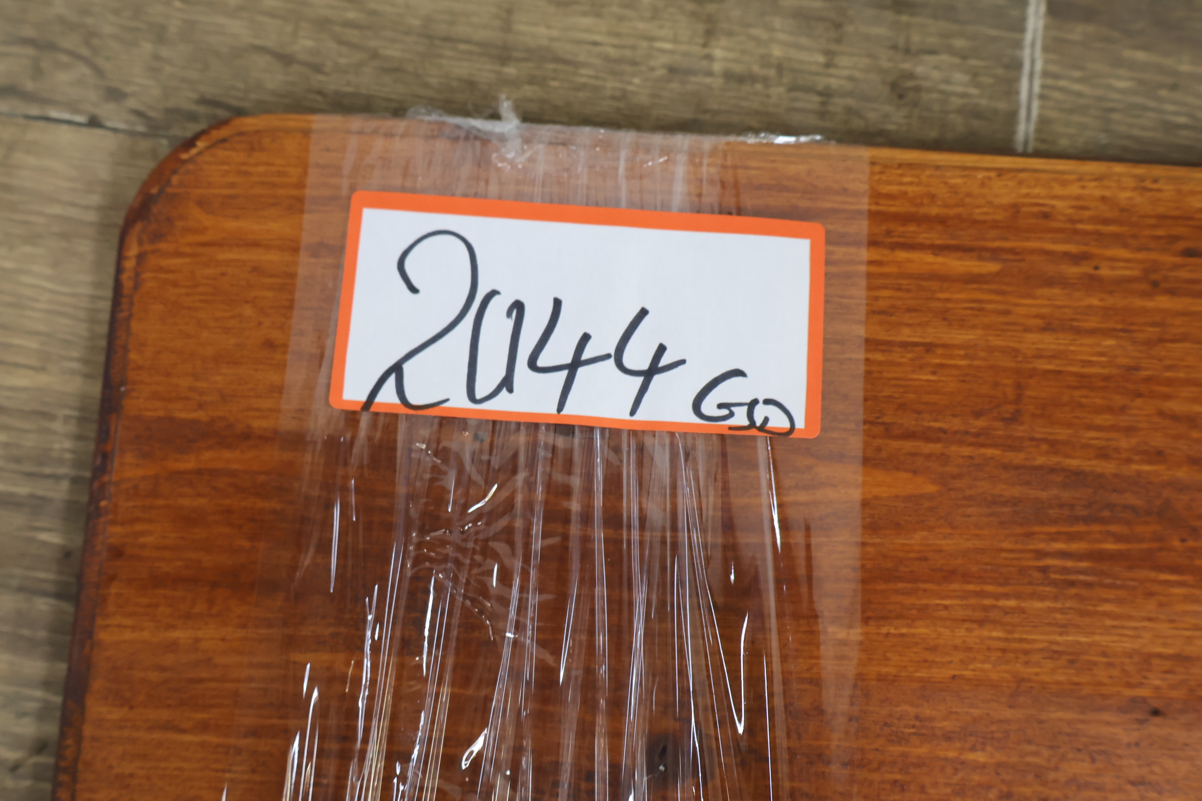 Houten kapstokpaneel met 5 haken – foto 11 – kavel bij GSD Auctions, Zoeterwoude