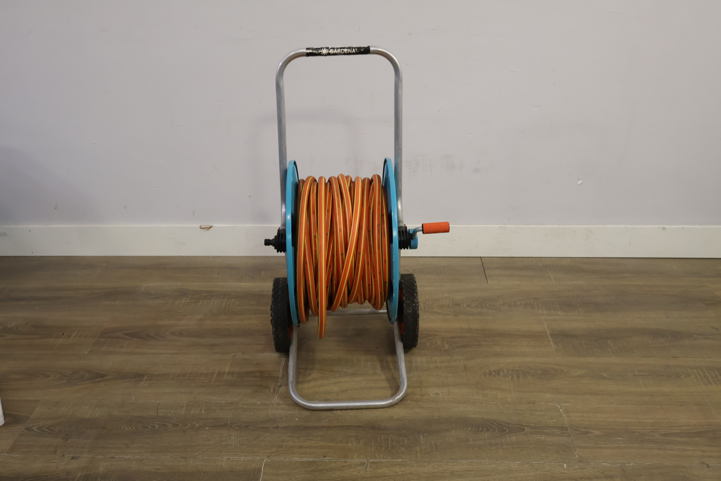 Gardena tuinslang haspel met oranje slang – foto 11 – kavel bij GSD Auctions, Zoeterwoude