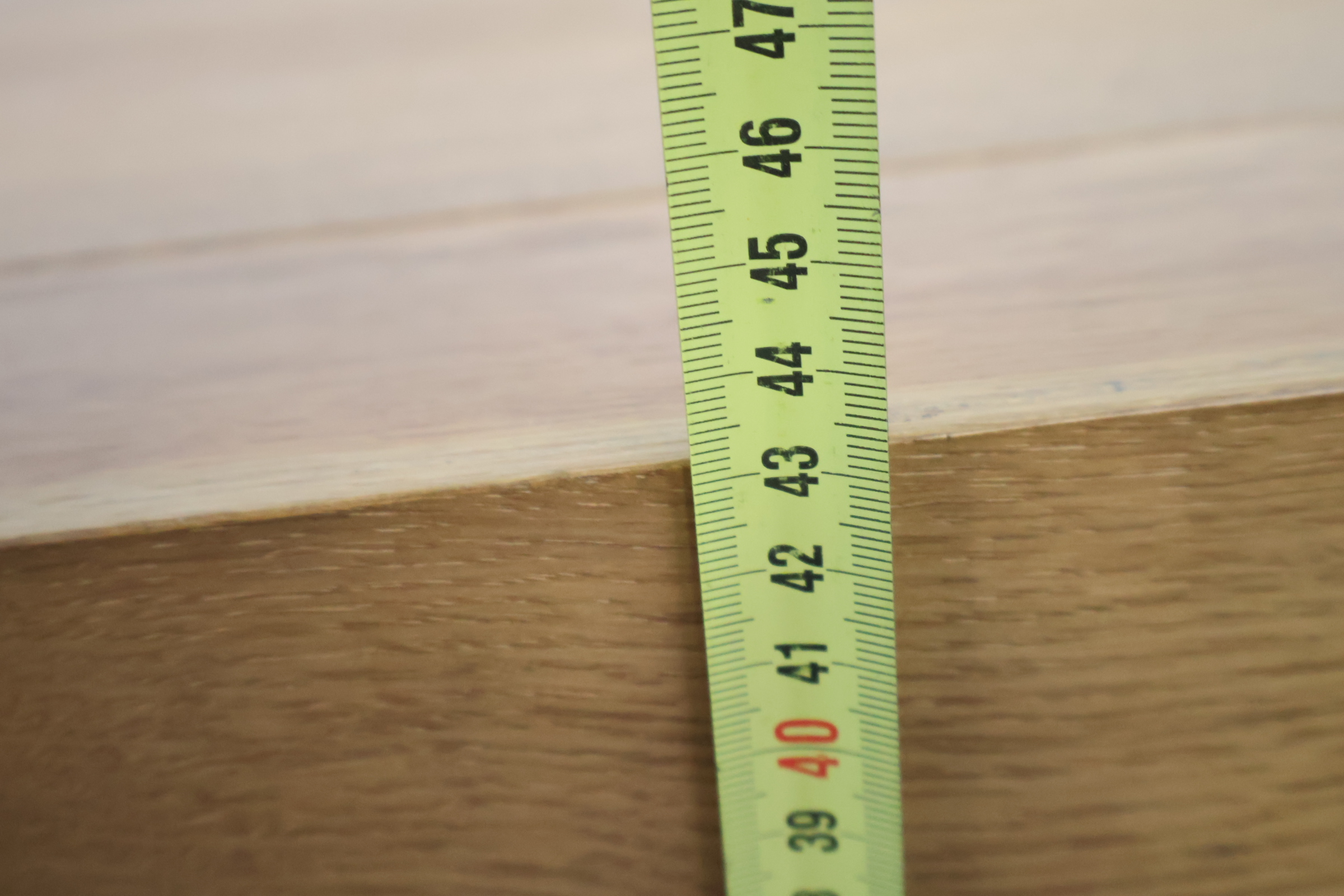 Houten lage salontafel met laden – foto 19 – kavel bij GSD Auctions, Zoeterwoude