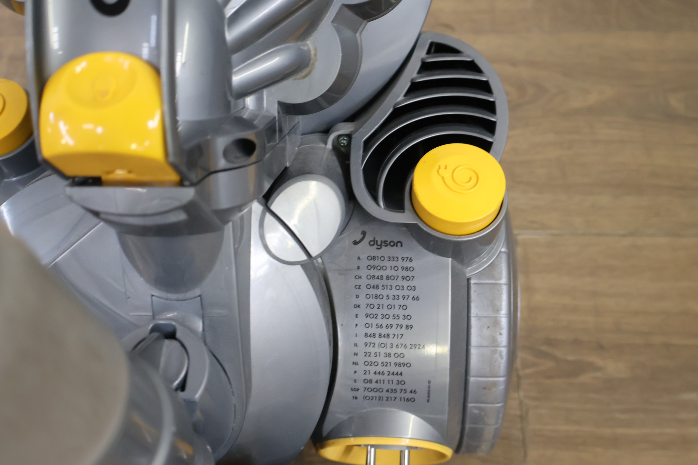 Dyson stofzuiger – foto 8 – kavel bij GSD Auctions, Zoeterwoude