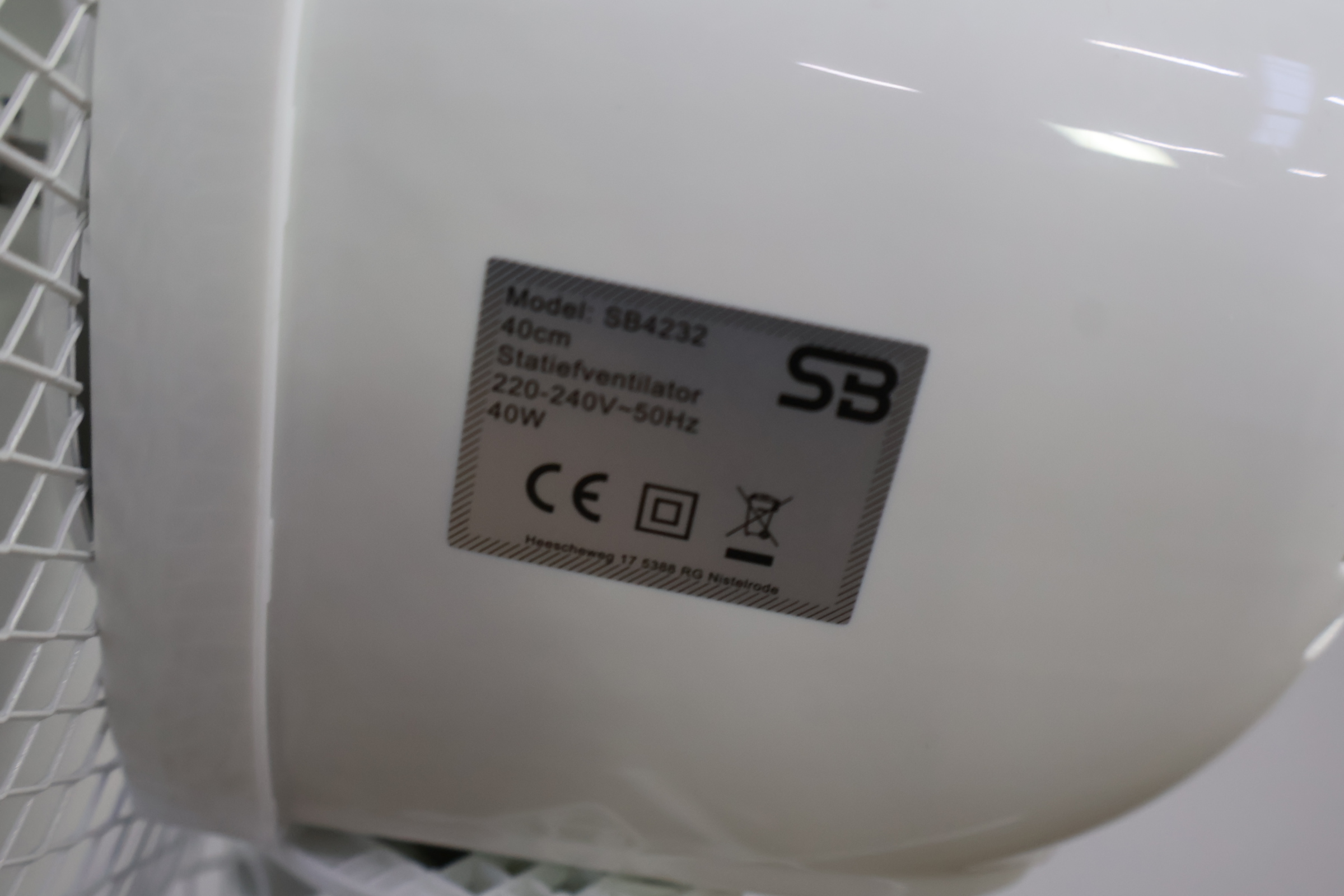 Witte staande ventilator – foto 8 – kavel bij GSD Auctions, Zoeterwoude