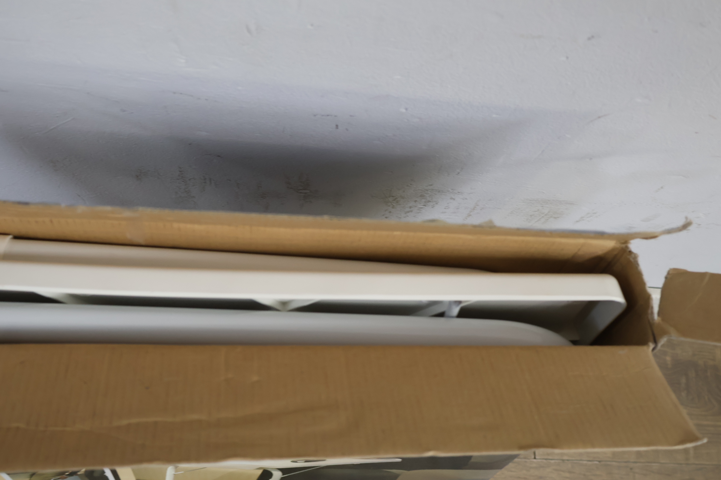 Handy Table verstelbare tafel – foto 10 – kavel bij GSD Auctions, Zoeterwoude