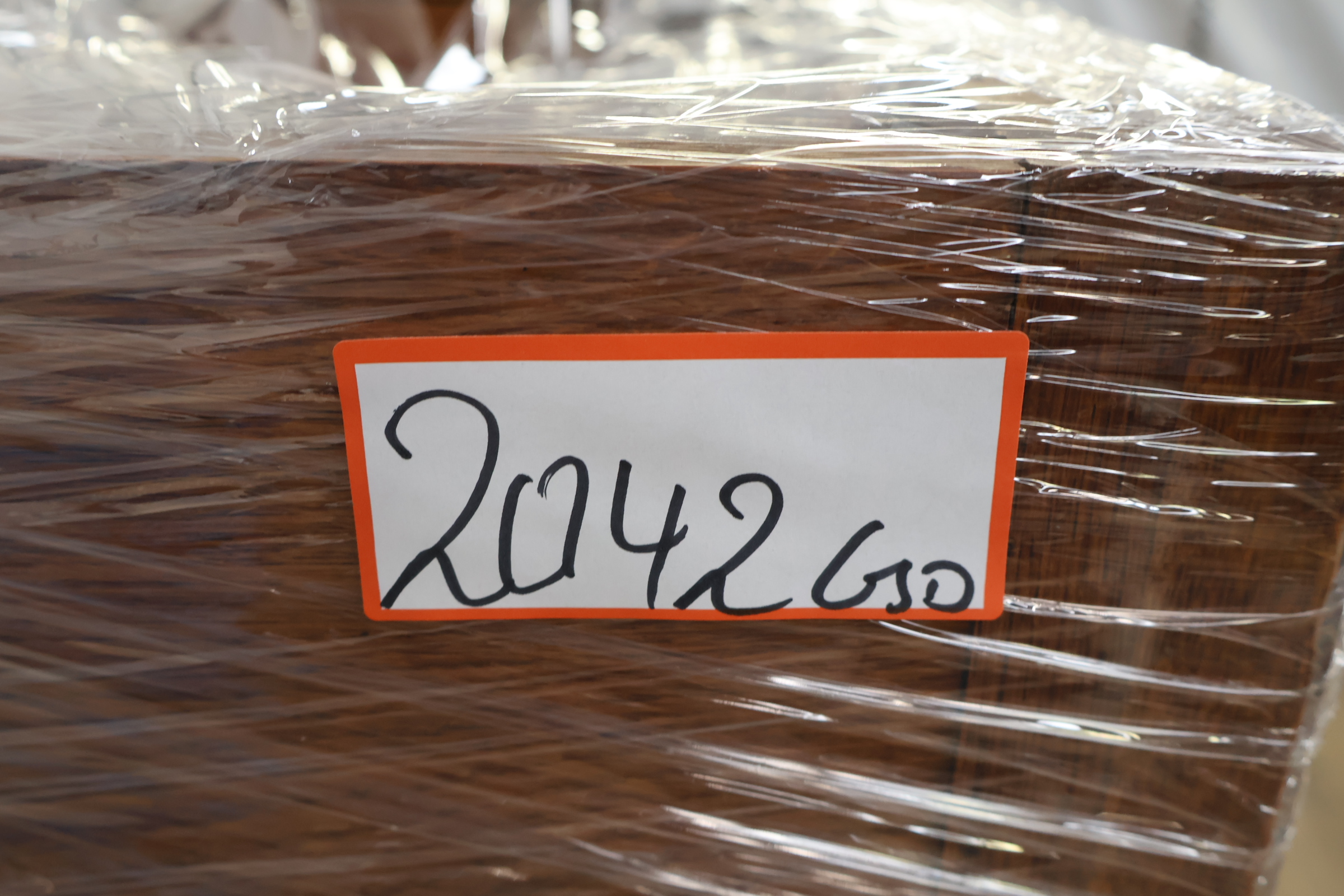 Houten ladekast met deuren en twee laden – foto 18 – kavel bij GSD Auctions, Zoeterwoude