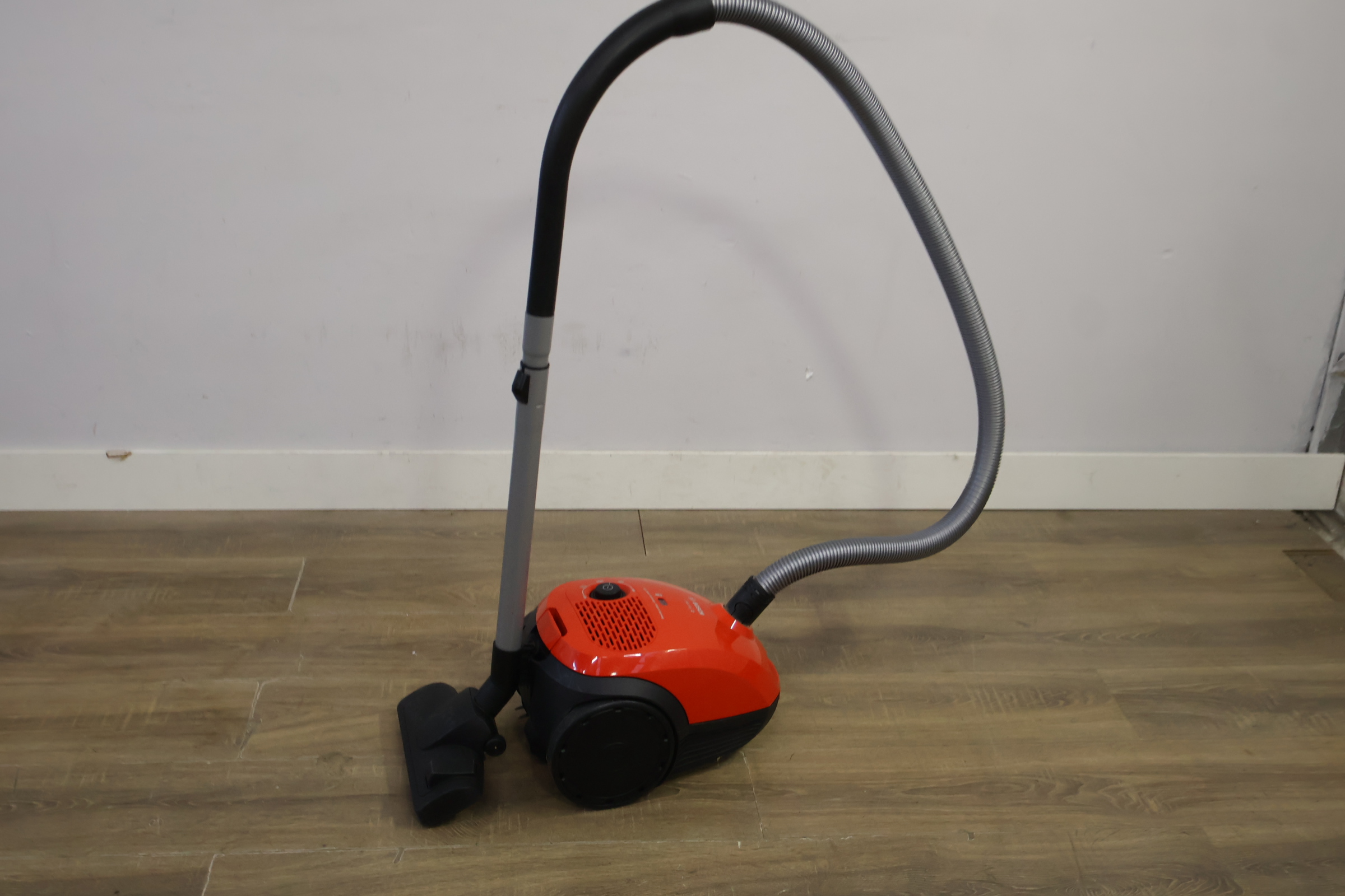 Bosch stofzuiger Serie 2 – foto 4 – kavel bij GSD Auctions, Zoeterwoude