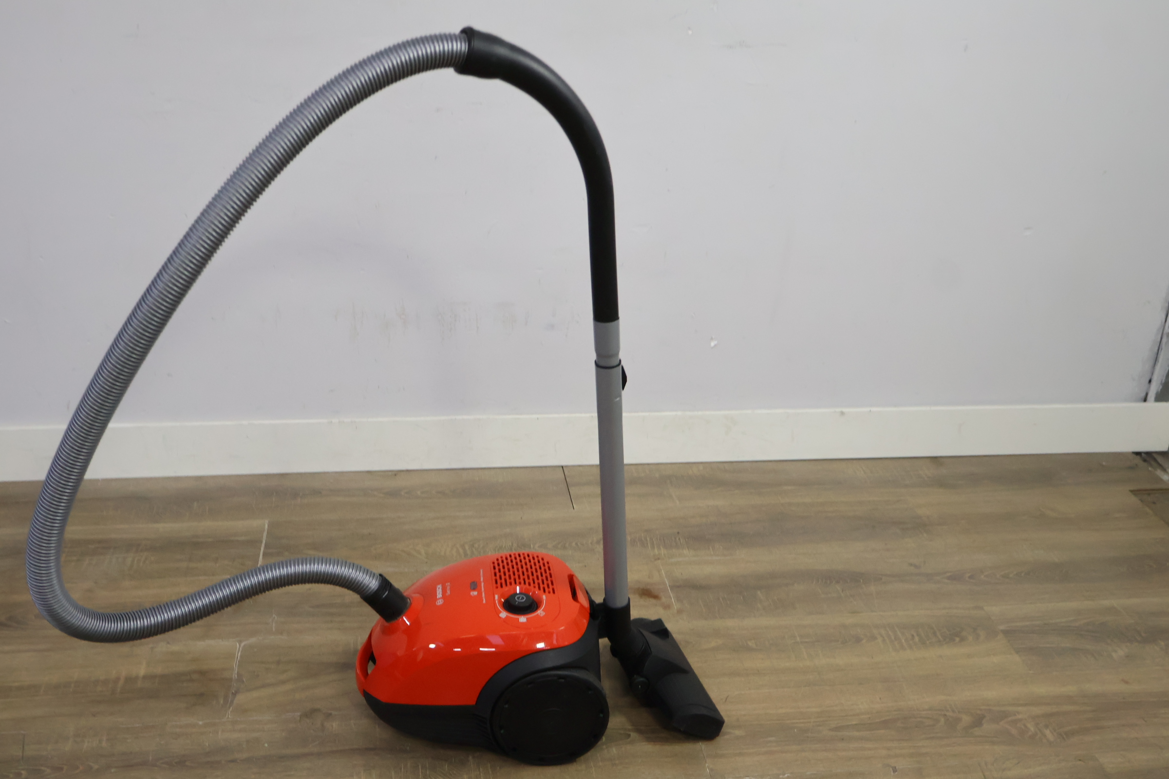 Bosch stofzuiger Serie 2 – foto 8 – kavel bij GSD Auctions, Zoeterwoude