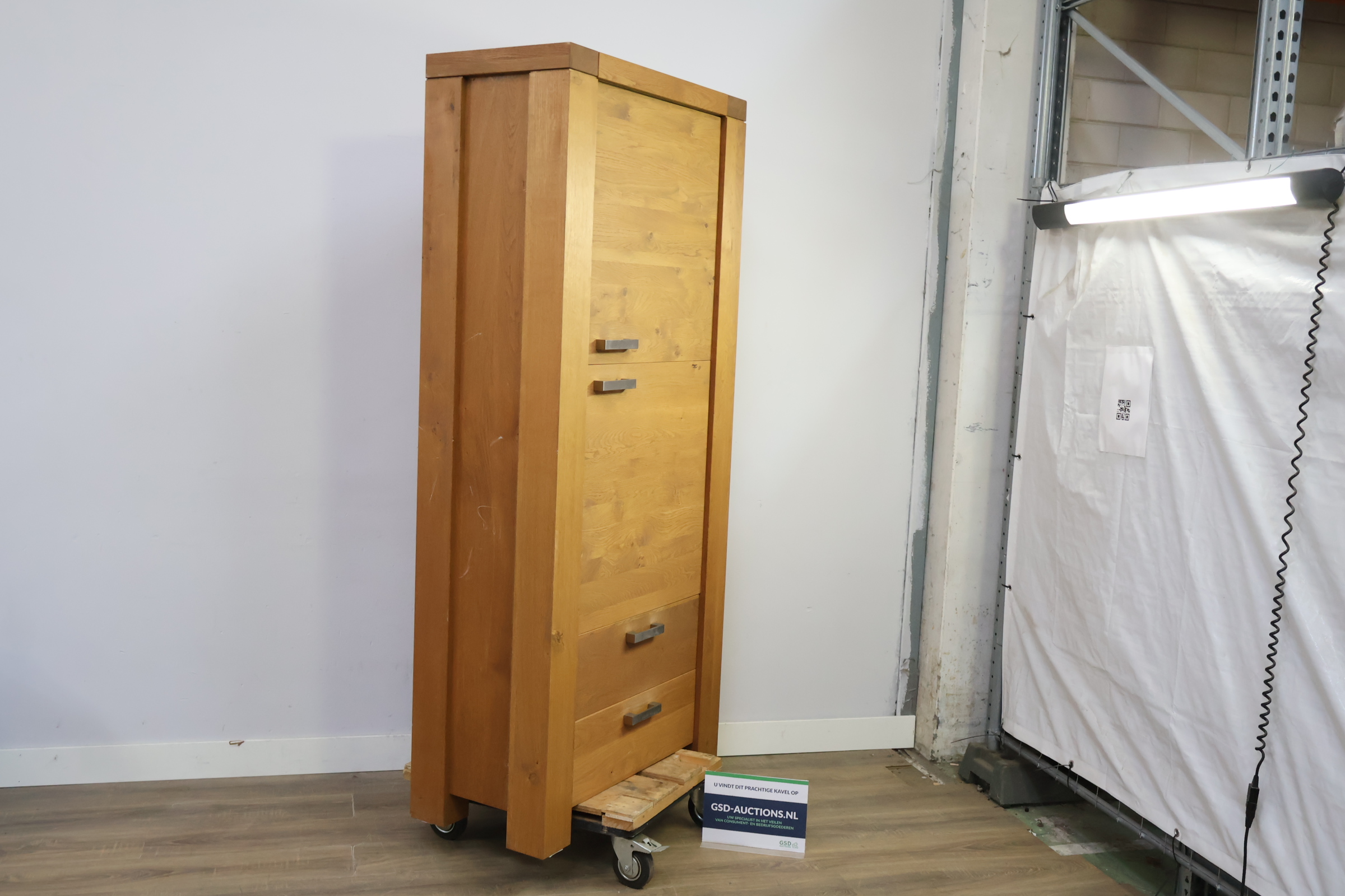 Houten kast met lades en deuren – foto 2 – kavel bij GSD Auctions, Zoeterwoude
